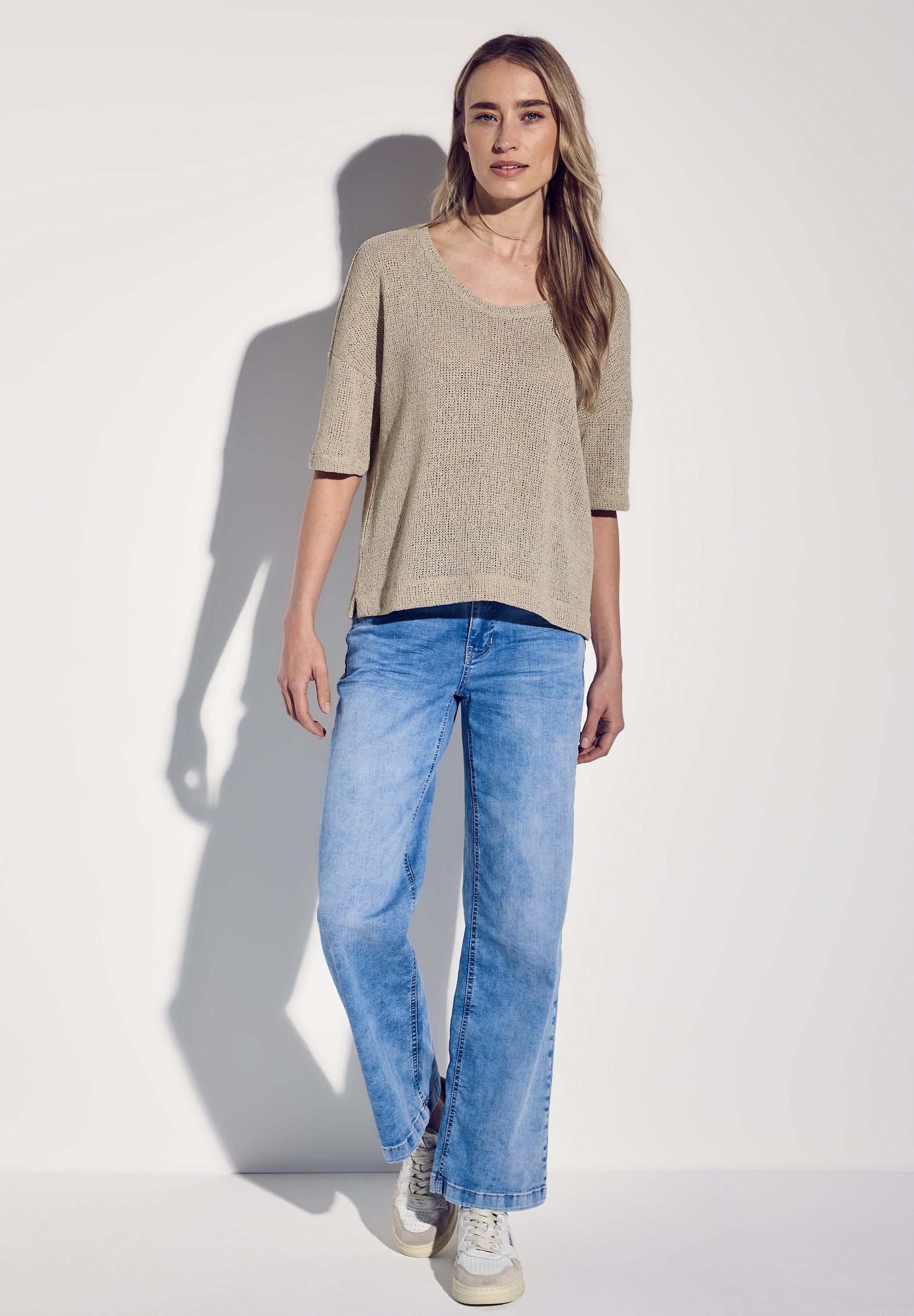STREET ONE T-Shirt, mit abgerundetem V-Ausschnitt