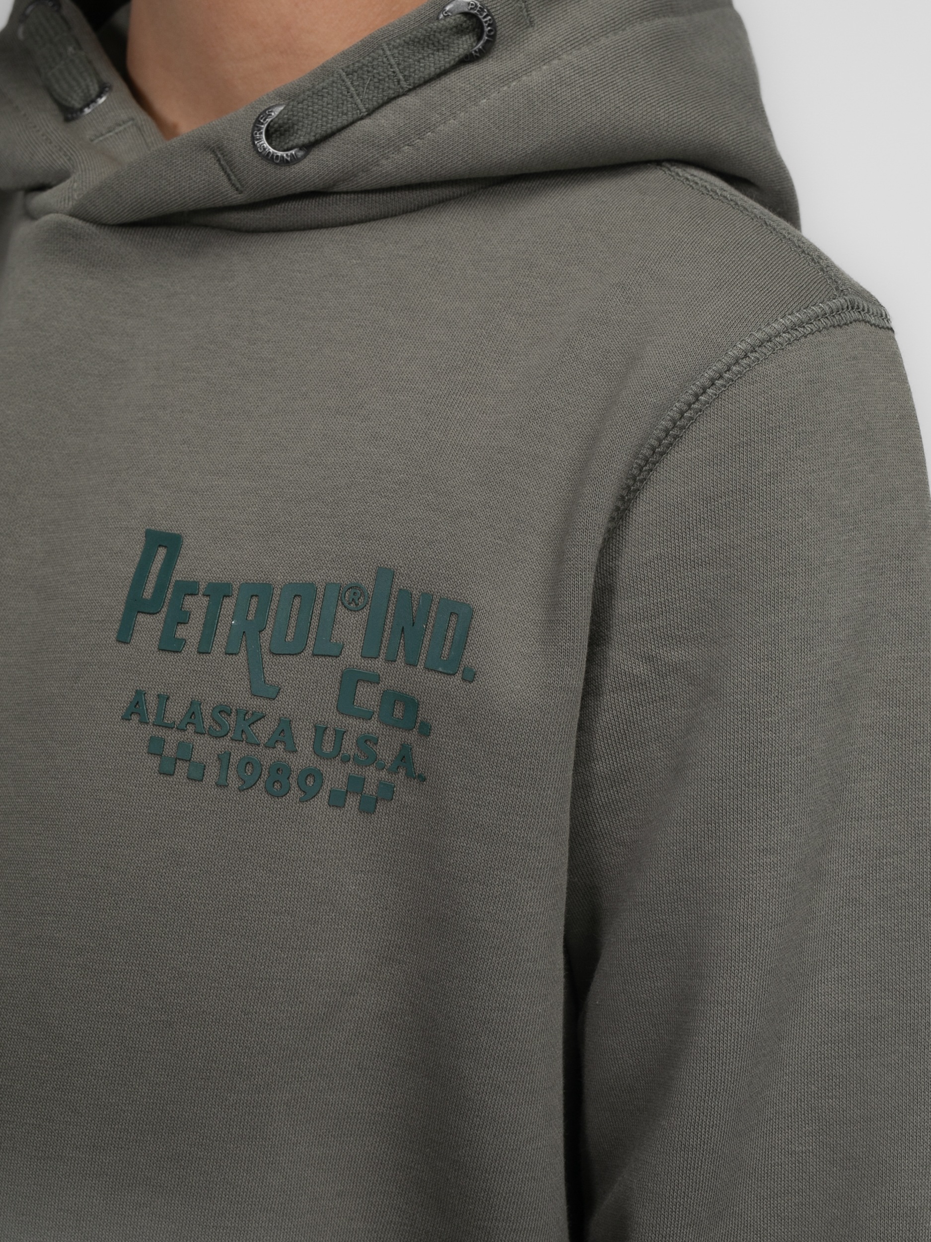 Petrol Industries Hoodie, mit Print auf der Brust