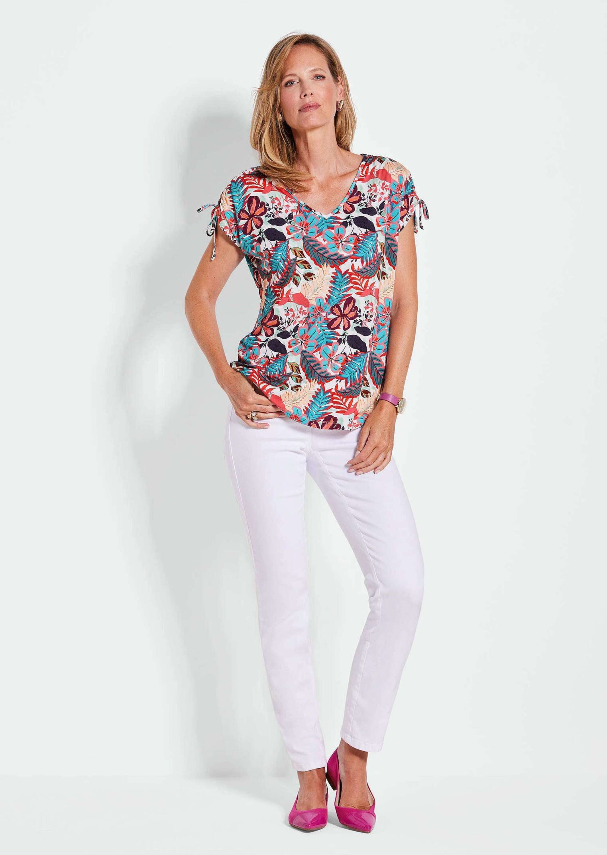 GOLDNER Kurzarmshirt "Kurzgröße Florales Oberteil mit V-Ausschnitt" Blumend günstig online kaufen