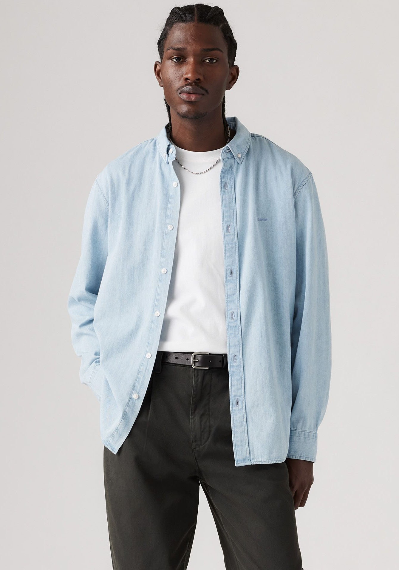 Levi's® Langarmhemd »AUTHENTIC BUTTON DOWN«, mit Ton-in-Ton Logostickerei auf der Brust