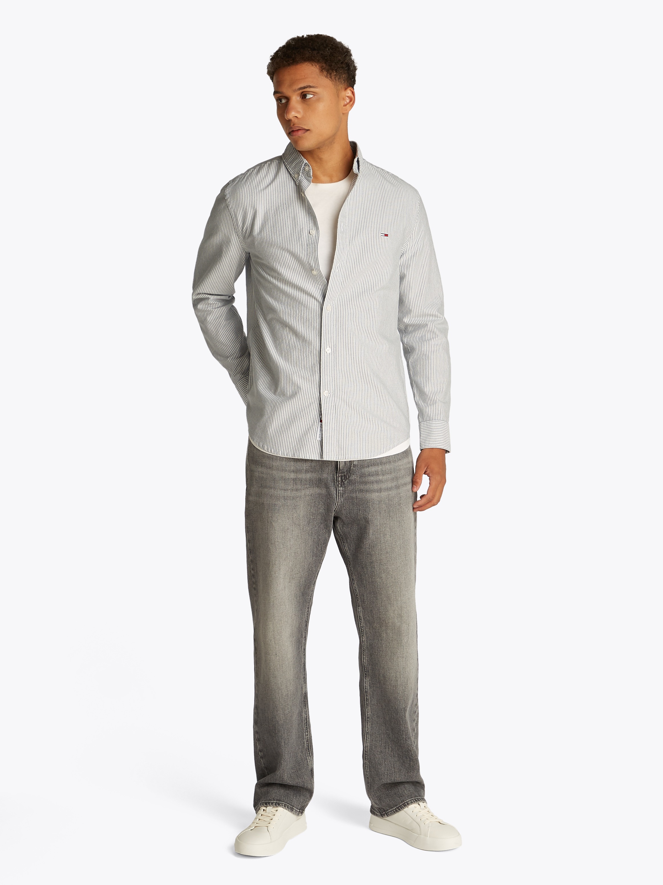 Tommy Jeans Langarmhemd »TJM SLIM STRIPE OXFORD SHIRT EXT«, Mit Button-Down-Kragen