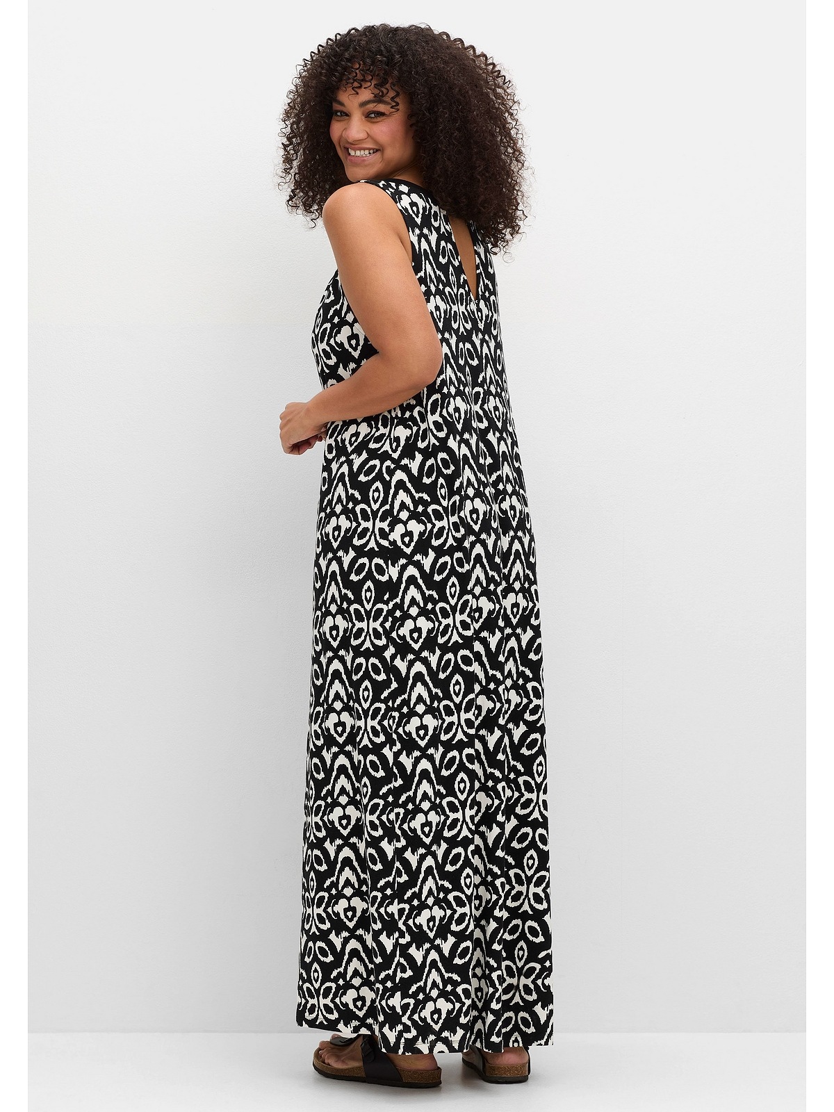 Sheego Maxikleid »Große Größen«, mit Ornamentdruck und Cut-outs