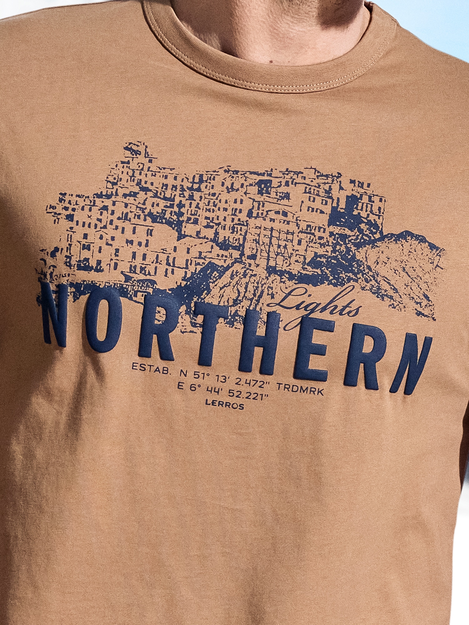 LERROS T-Shirt »LERROS Unifarbenes T-Shirt mit Brustprint«