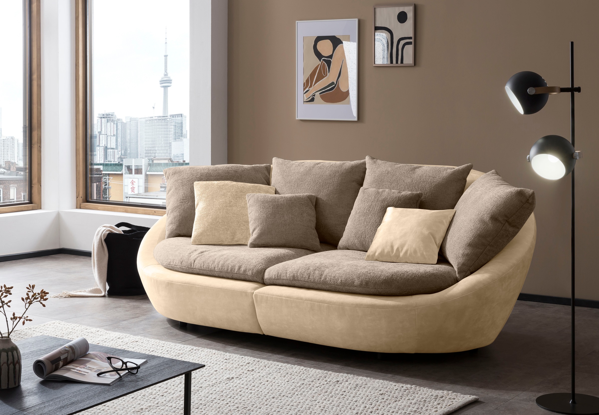 TRENDMANUFAKTUR Big-Sofa »Maui, inklusive 4 Rückenkissen und 2 Zierkissen, Designersofa«, Organische Form, Sofa frei im Raum stellbar, moderne Optik