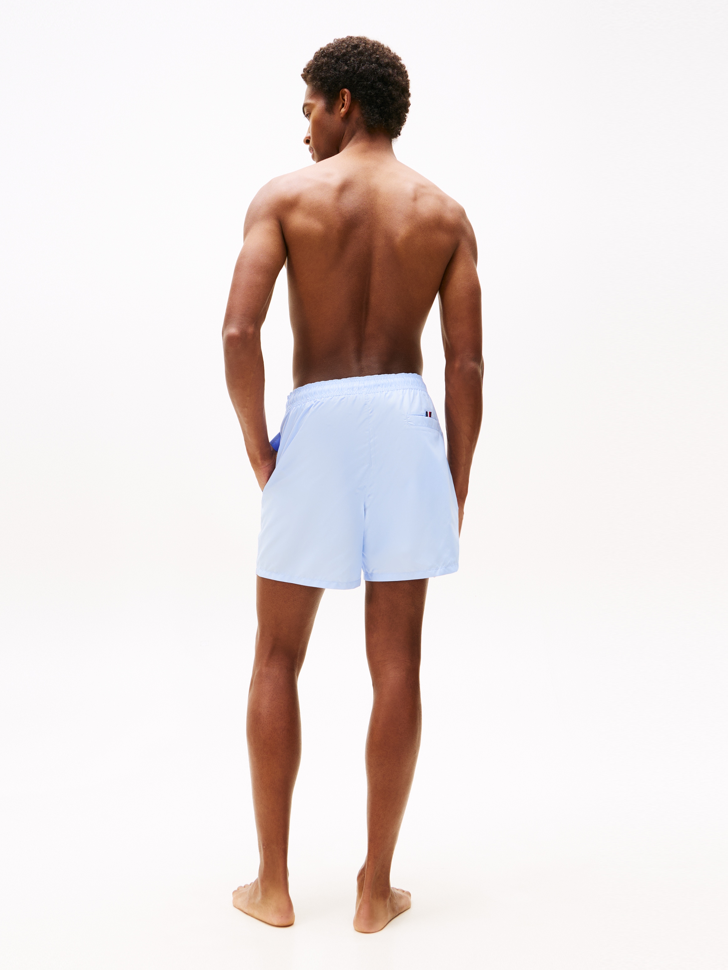 Tommy Hilfiger Swimwear Badeshorts »MEDIUM DRAWSTRING«, mit Logostickerei an der Hüfte