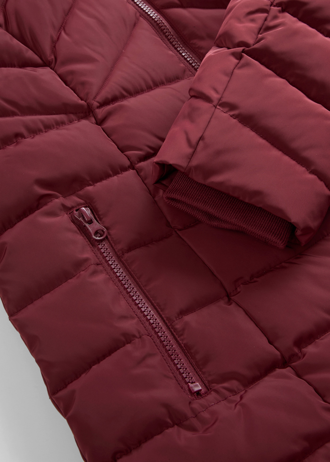 bonprix Steppjacke für Erwachsene, sportlicher Schnitt, gefüttert, mit Kapuze