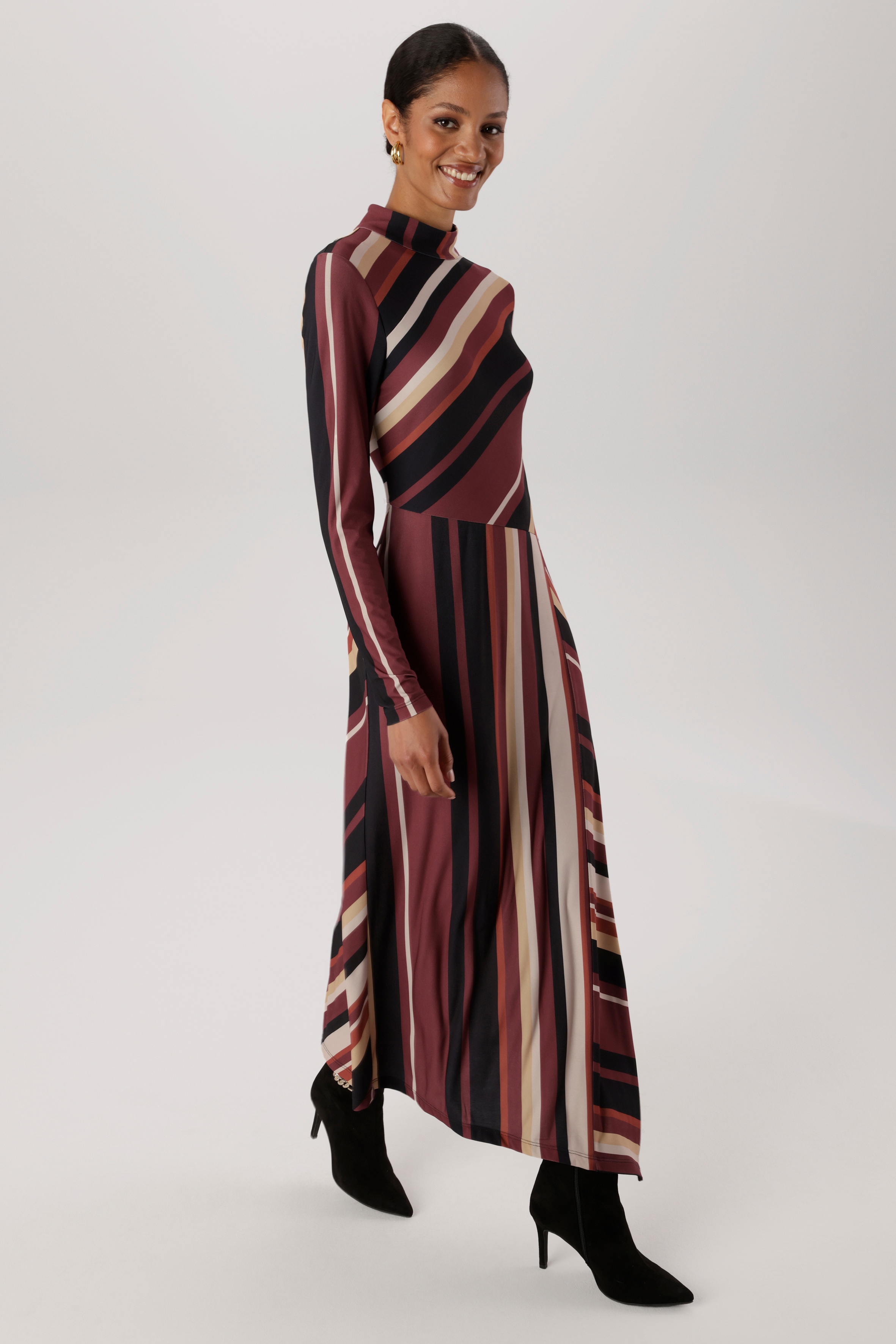 Aniston SELECTED Maxikleid Hinten mit 2 Knöpfen am Kragen zu schließen - NEUE KOLLEKTION