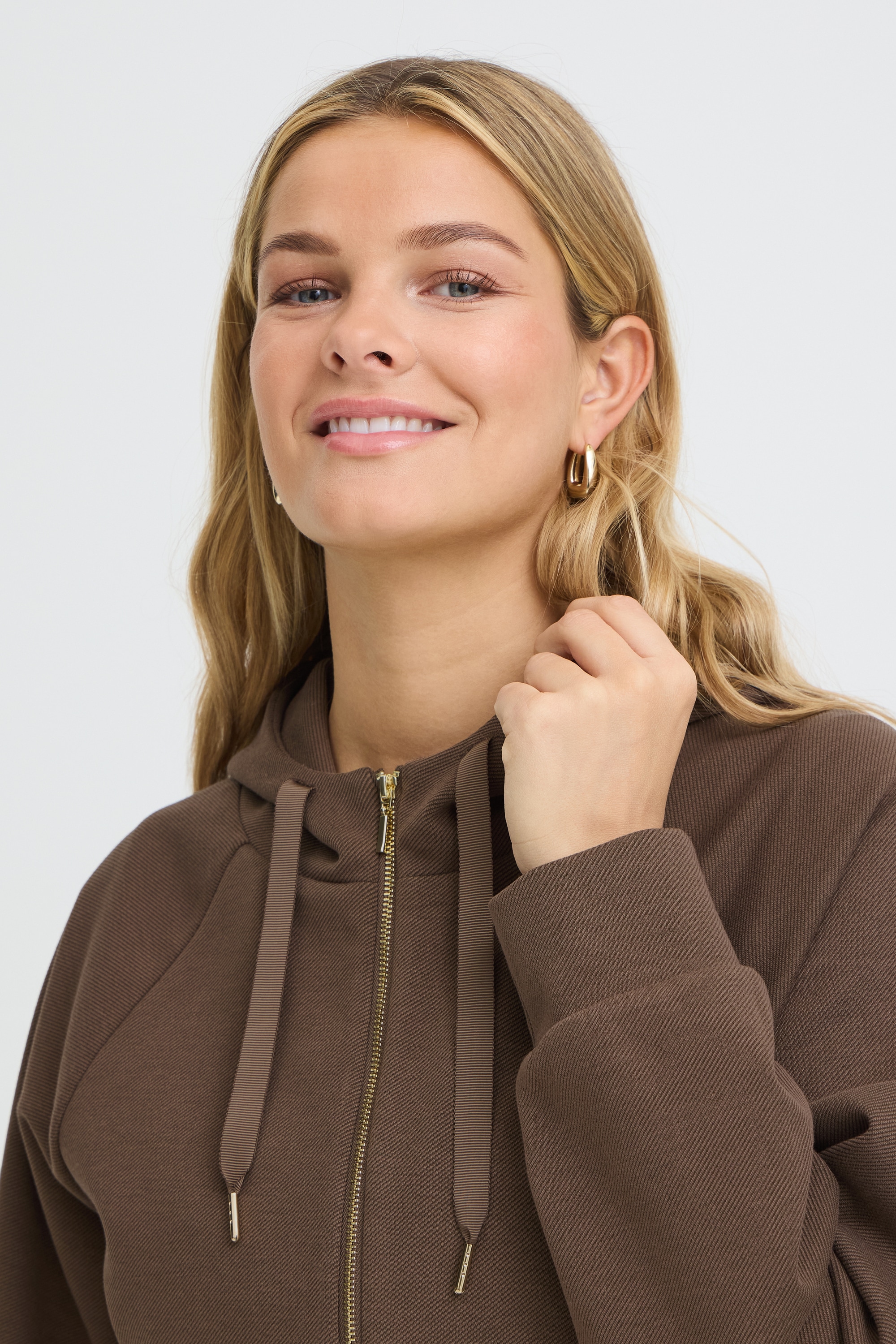 fransa Kapuzensweatshirt »Damen Kapuzenshirt FRPRIYA«
