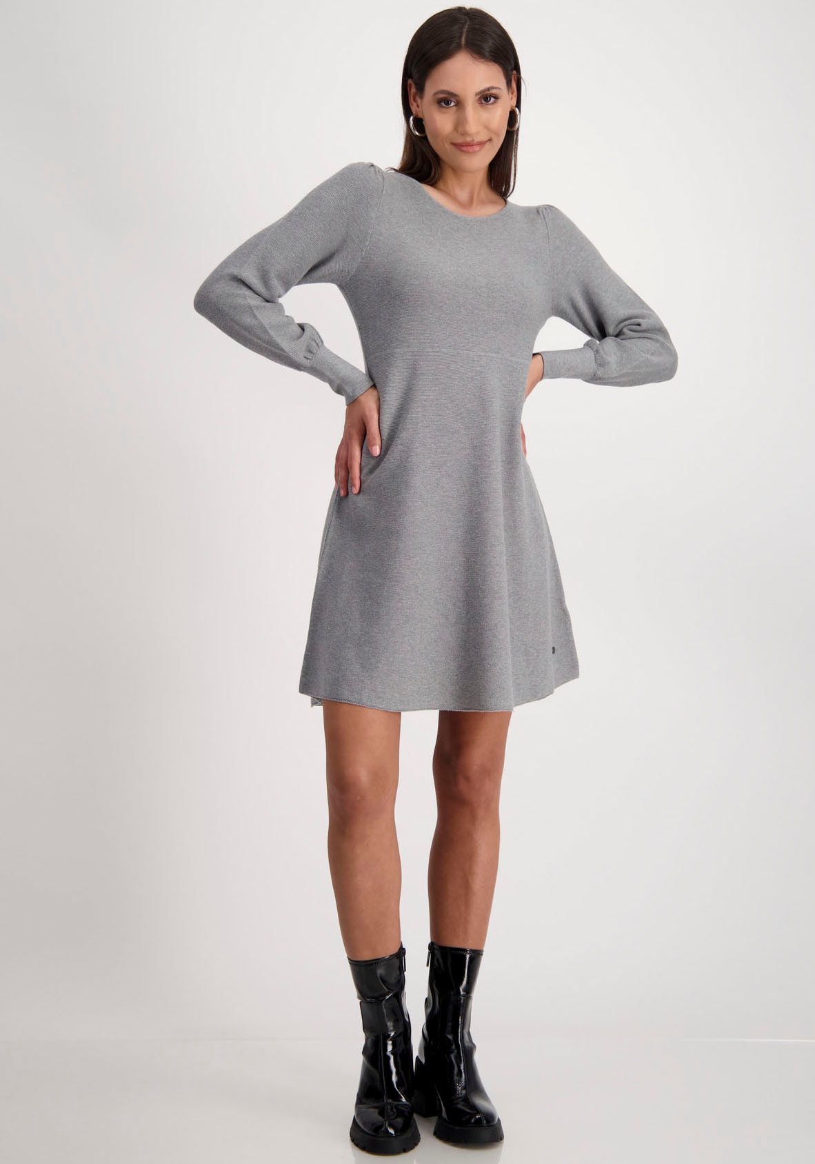 Monari Strickkleid, mit ausgestelltem Rockteil