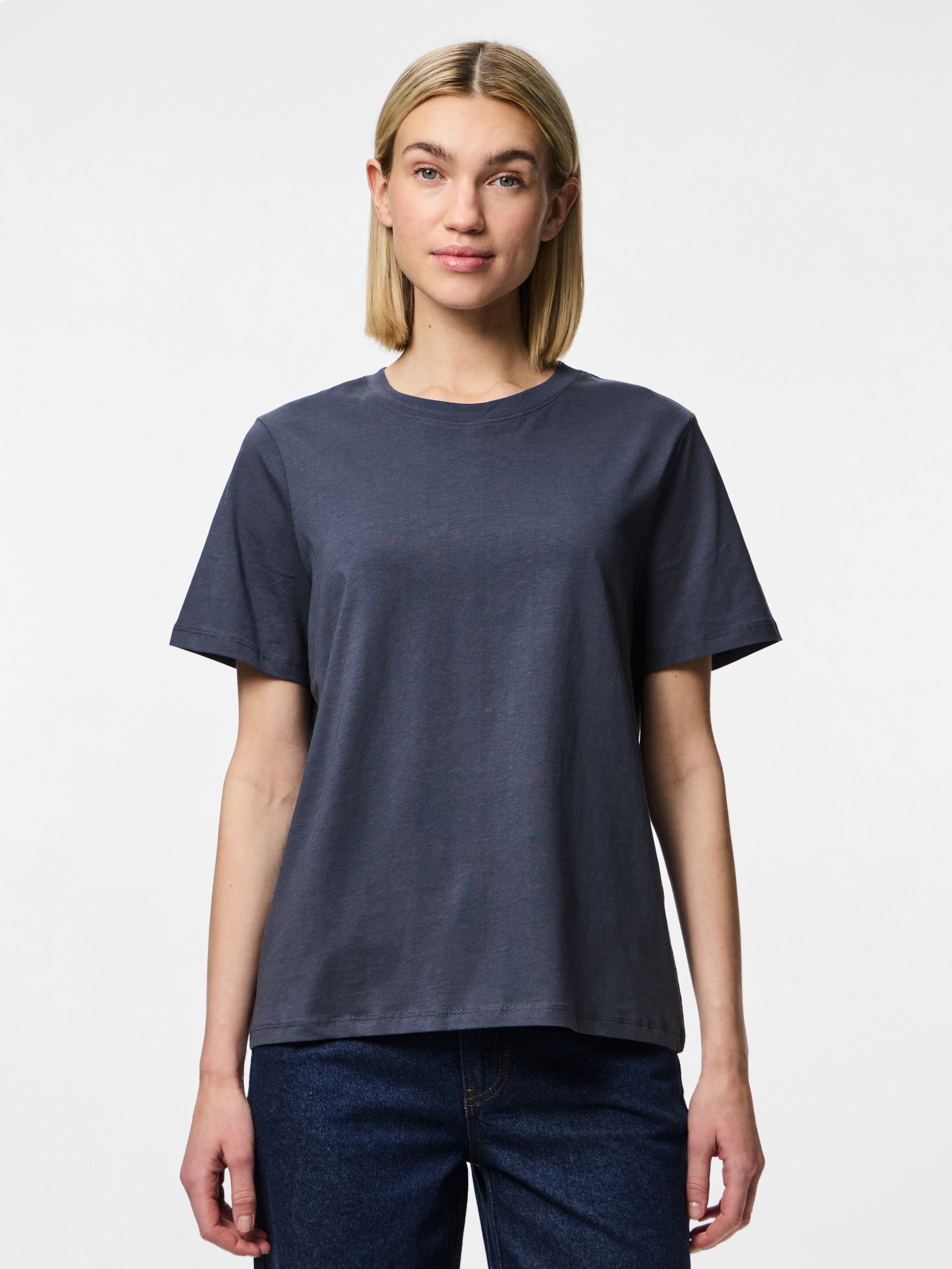 pieces Rundhalsshirt "PCRIA SS SOLID TEE NOOS BC" günstig online kaufen