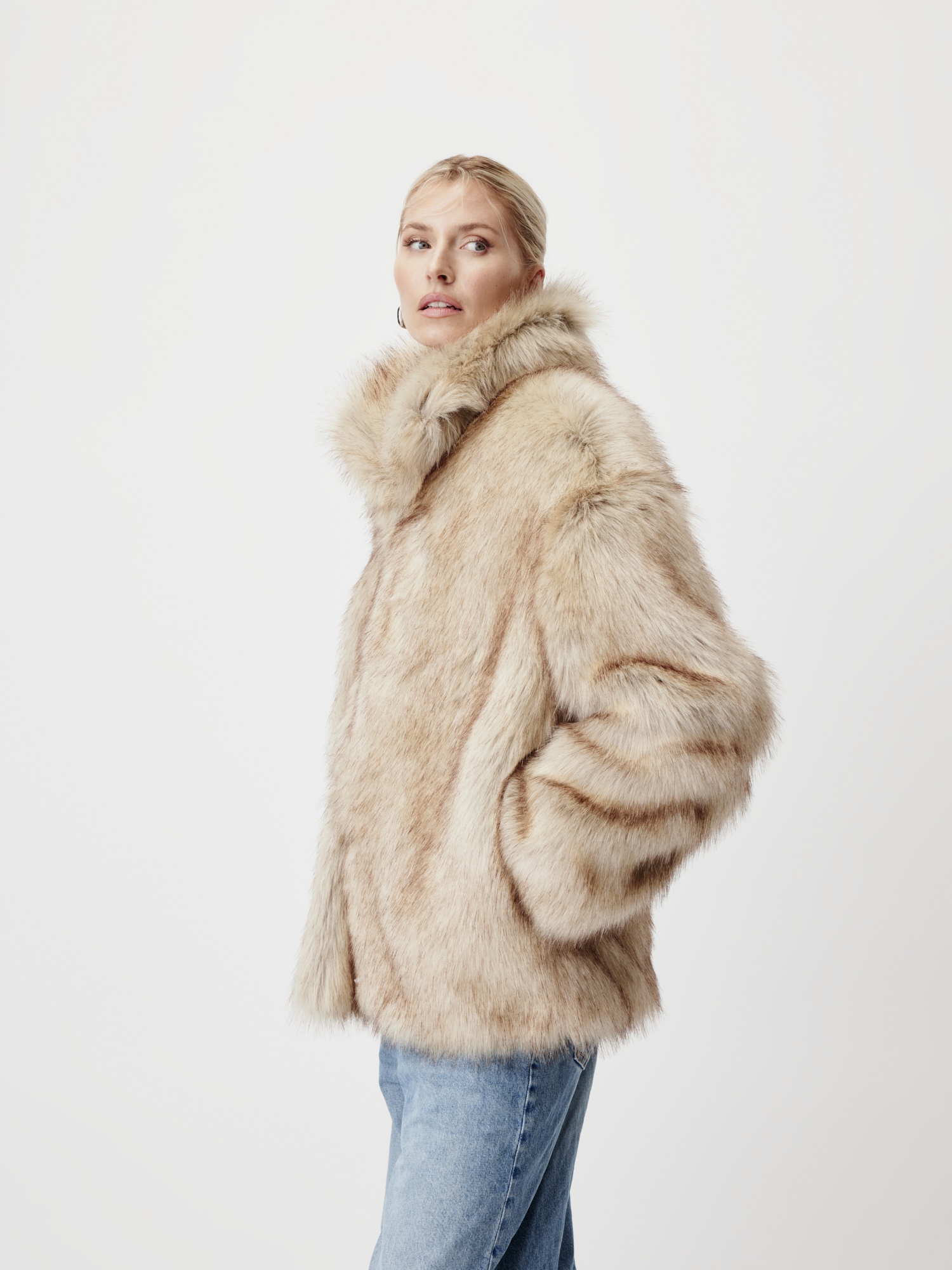 LeGer Fellimitatjacke »Fergie, LeGer by Lena Gercke«, ohne Kapuze, Regular fit mit Rundhalsausschnitt