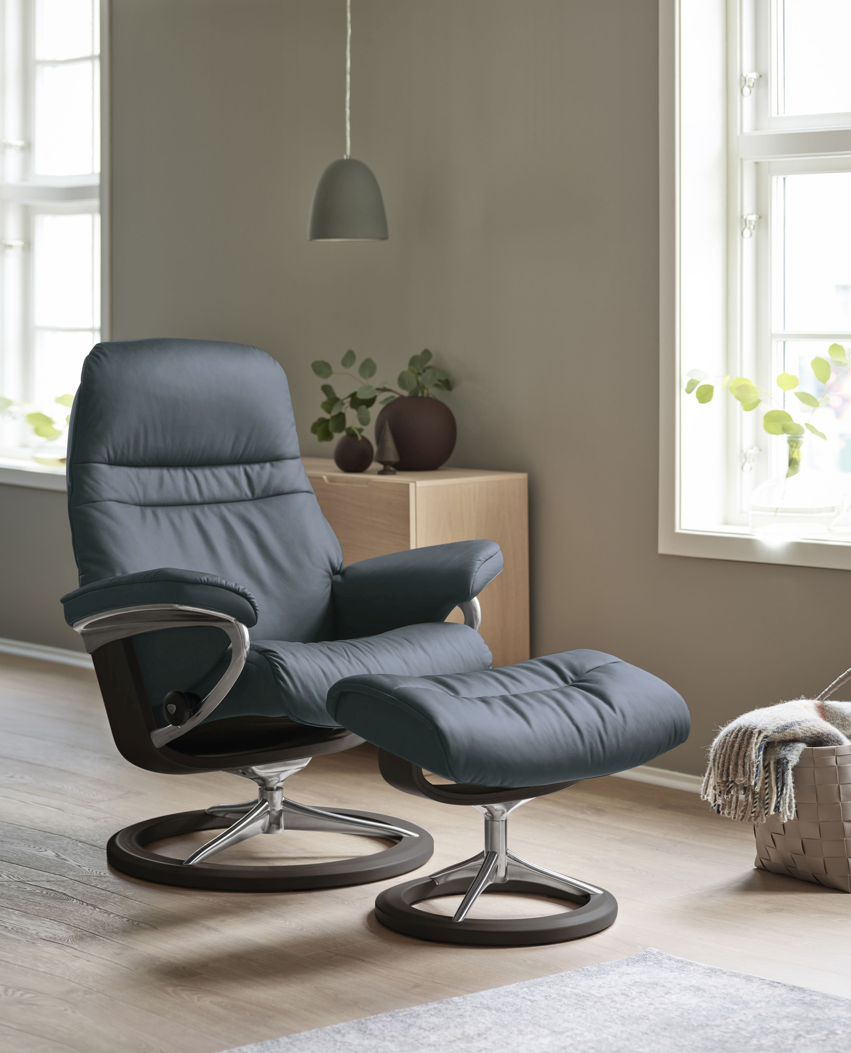 Thumbnail - Stressless Relaxsessel "Sunrise" Relaxsessel mit Hocker, mit Signature Base, Größe S, Gestell Wenge, in 2 Lederqualitäte...
