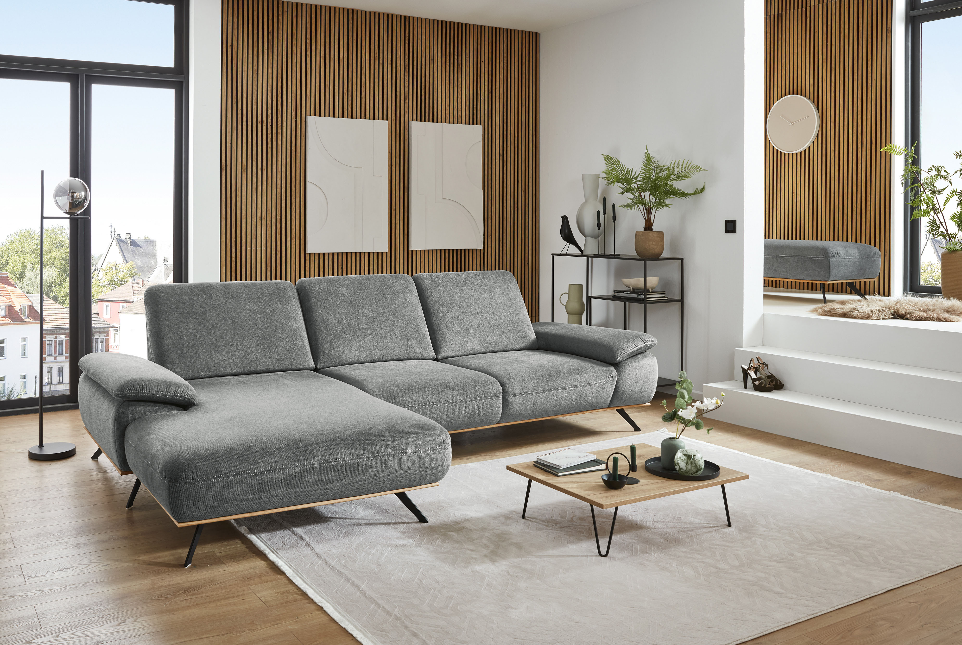 Die PlanBar Ecksofa "ZE-EM18063, Breite 322 cm" wahlweise mit Sitztiefen- und Armteilverstellung
