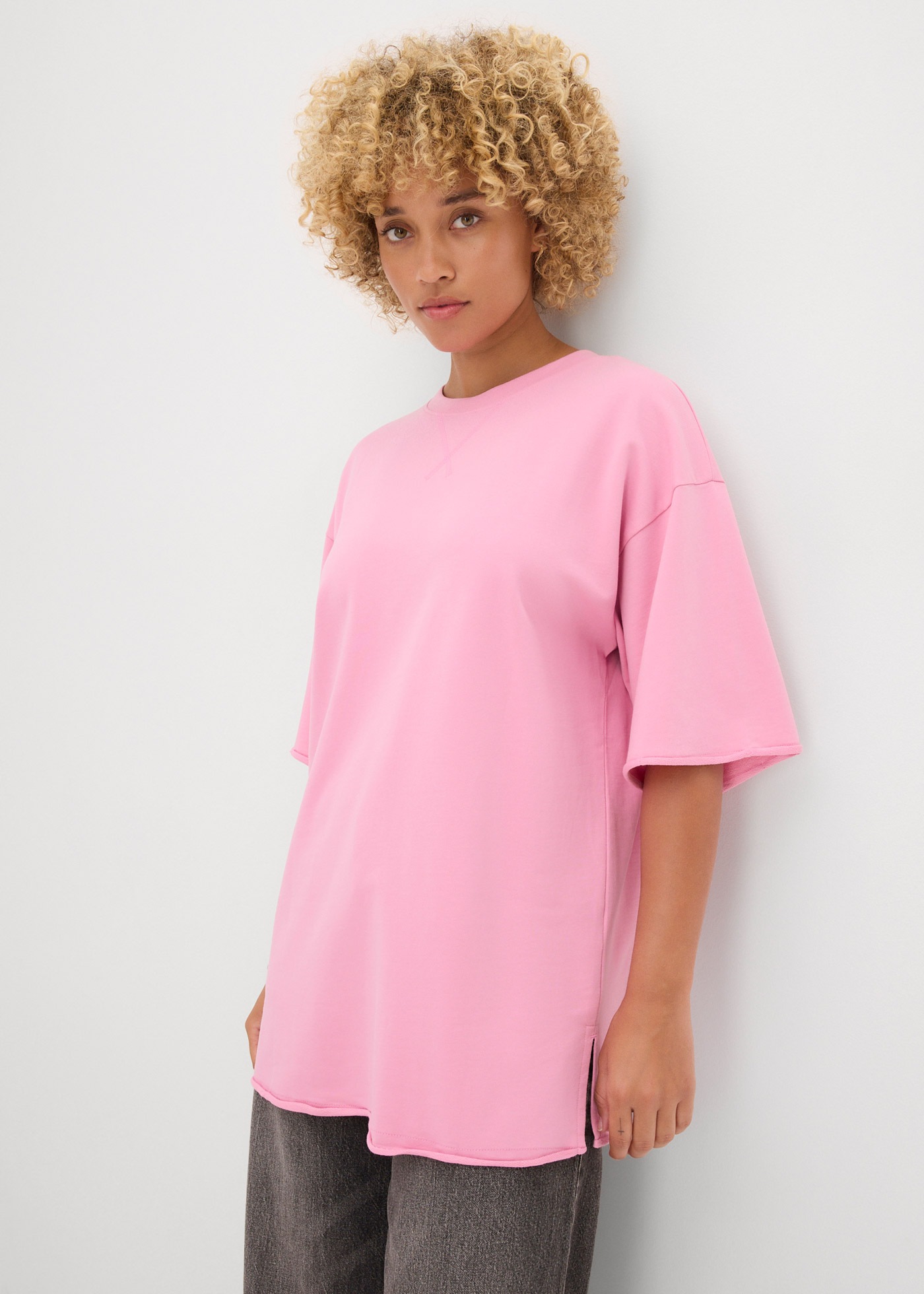 Longsweatshirt BONPRIX, Damen, Gr. 52/54 (XXL), blütenpink, Sweatware, Obermaterial: 100% Baumwolle, unifarben, lässig geschnitten Po-bedeckend, Rundhals, weit Rollkante, Sweatshirts, lässige Passform, Halbarm-Design, aus reiner Baumwolle