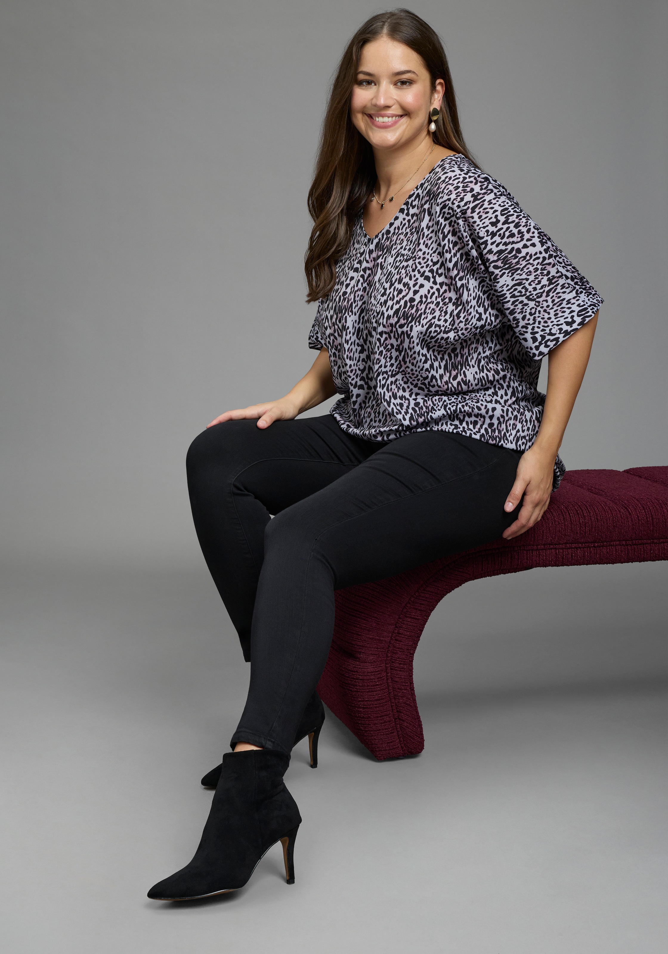 Laura Scott CURVE Schlupfbluse »Große Größen« weite Passform, po-bedeckende Länge, femininer Stil