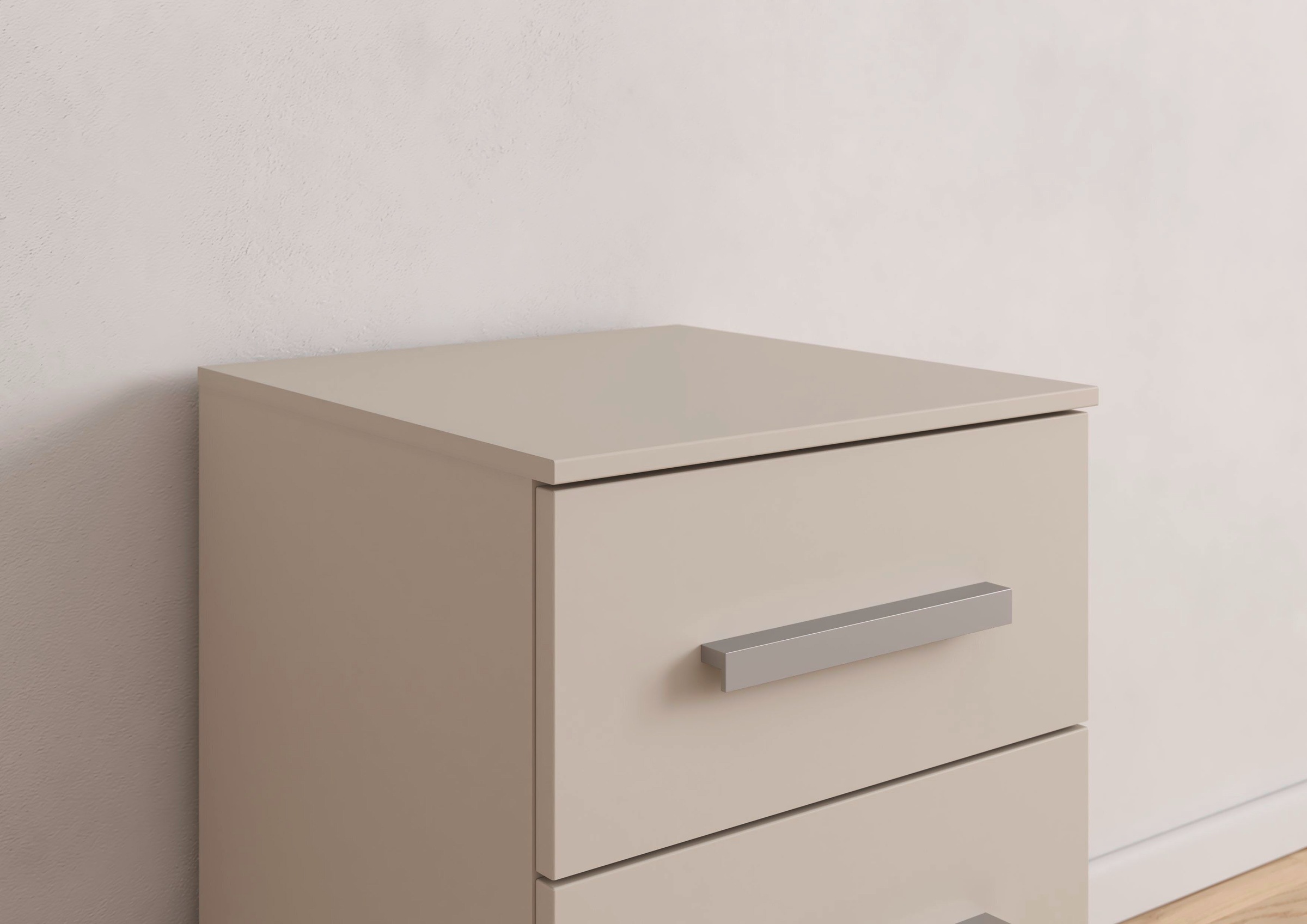 rauch Nachtkommode »Nachttisch Nachtkonsole Nachtschrank KOLUNA mit Dekorfront«, (Breite 40 cm), mit 3 geräumigen Schubladen für viel Stauraum MADE IN GERMANY