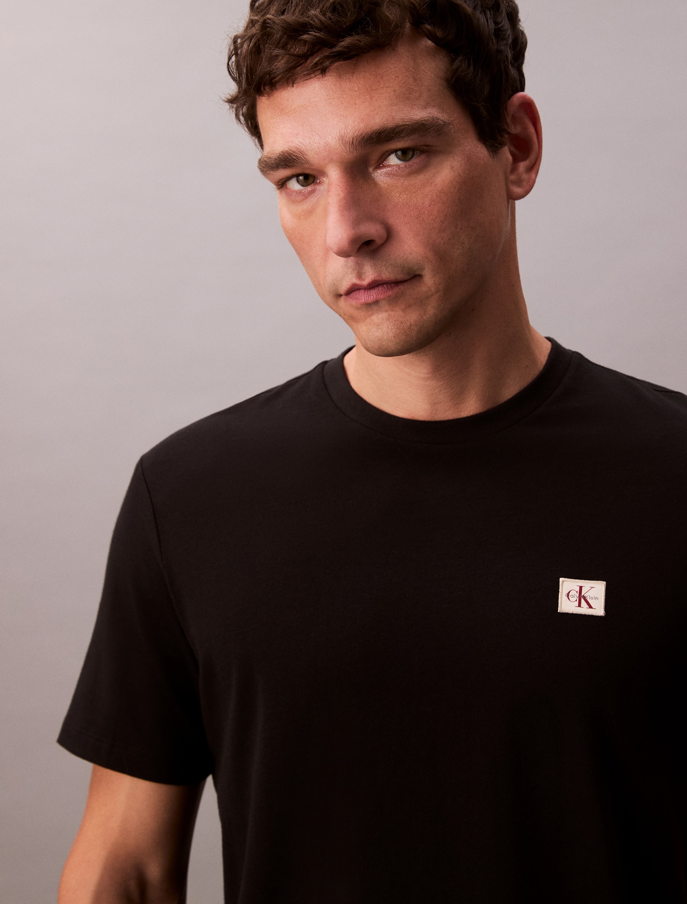 Calvin Klein Jeans T-Shirt »SS BADGE 30S JERSEY CLASSIC TEE«, Mit Rundhalsausschnitt