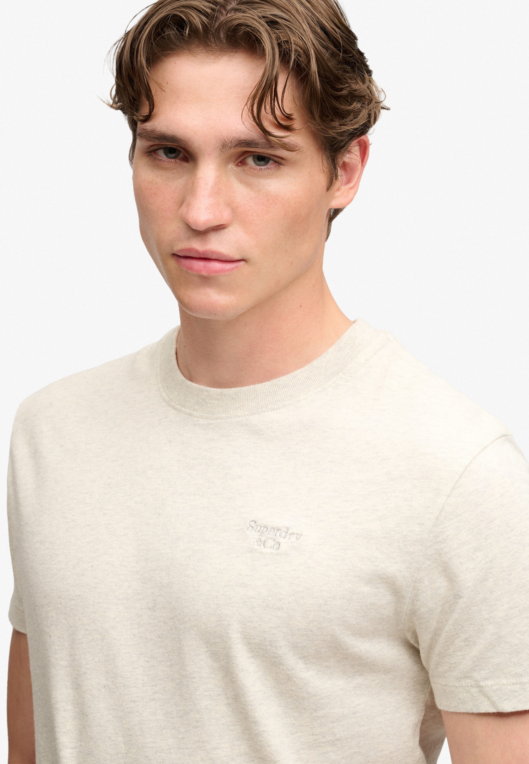 Superdry Rundhalsshirt »ESSENTIAL SERIF LOGO EMB TEE« Baumwolle, regular fit