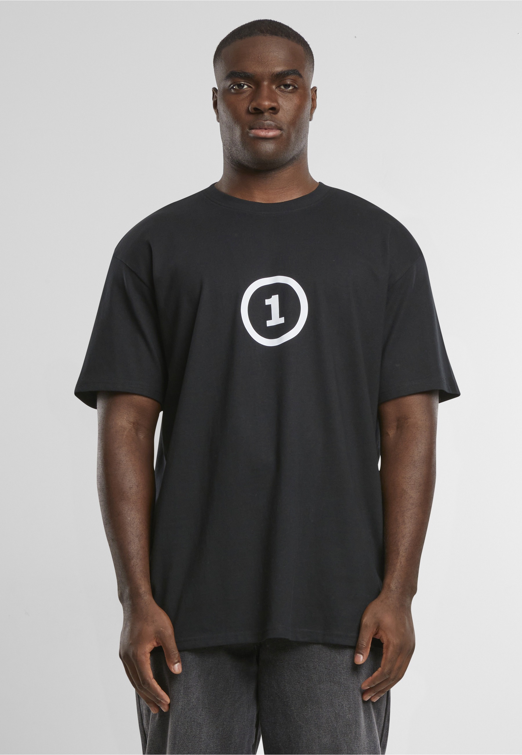 Upscale by Mister Tee T-Shirt »Upscale by Mister Tee Strictly Businnes Oversize Tee« 1 Stk.