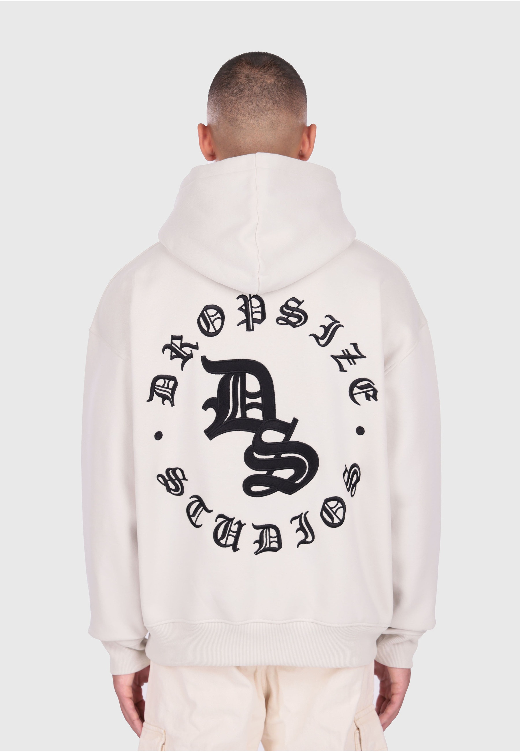 Dropsize Kapuzensweatshirt »Dropsize CRICLE EMBO HOODIE«, 1 Stk.
