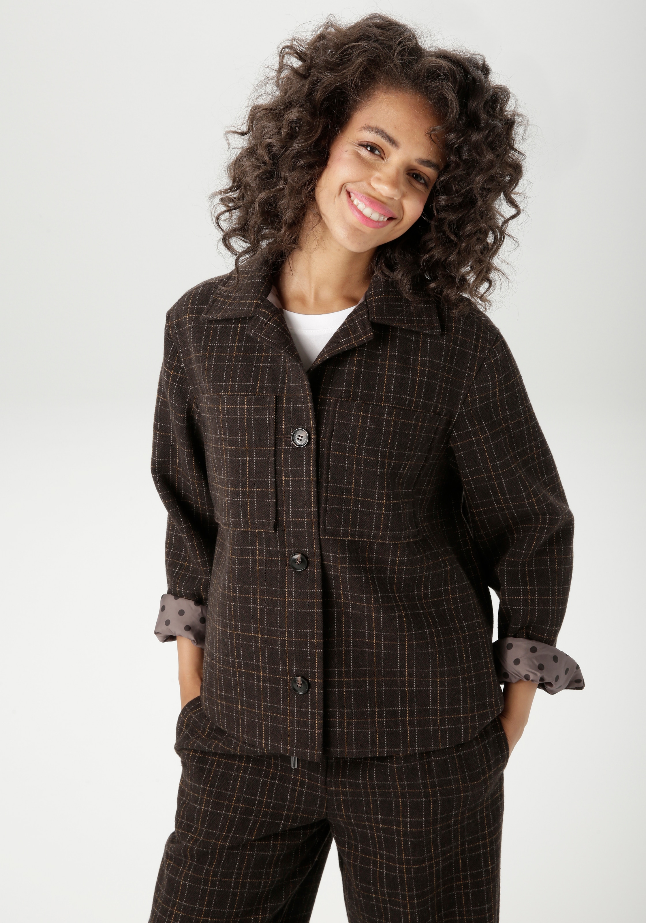 Aniston CASUAL Kurzjacke, im Karo-Dessin mit getupften Futter - NEUE KOLLEK günstig online kaufen