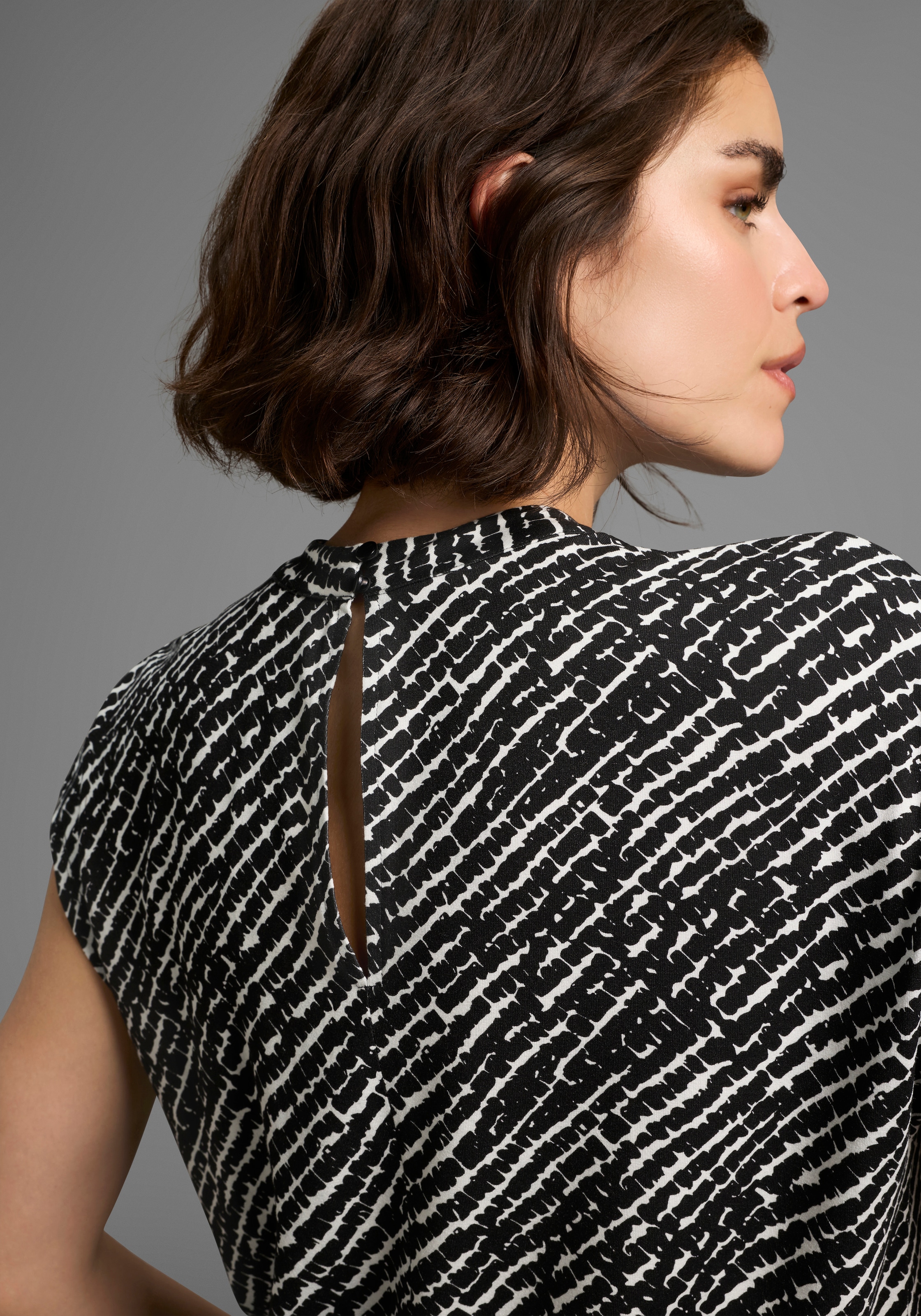 Laura Scott Kurzarmshirt, mit modischem Muster - NEUE KOLLEKTION