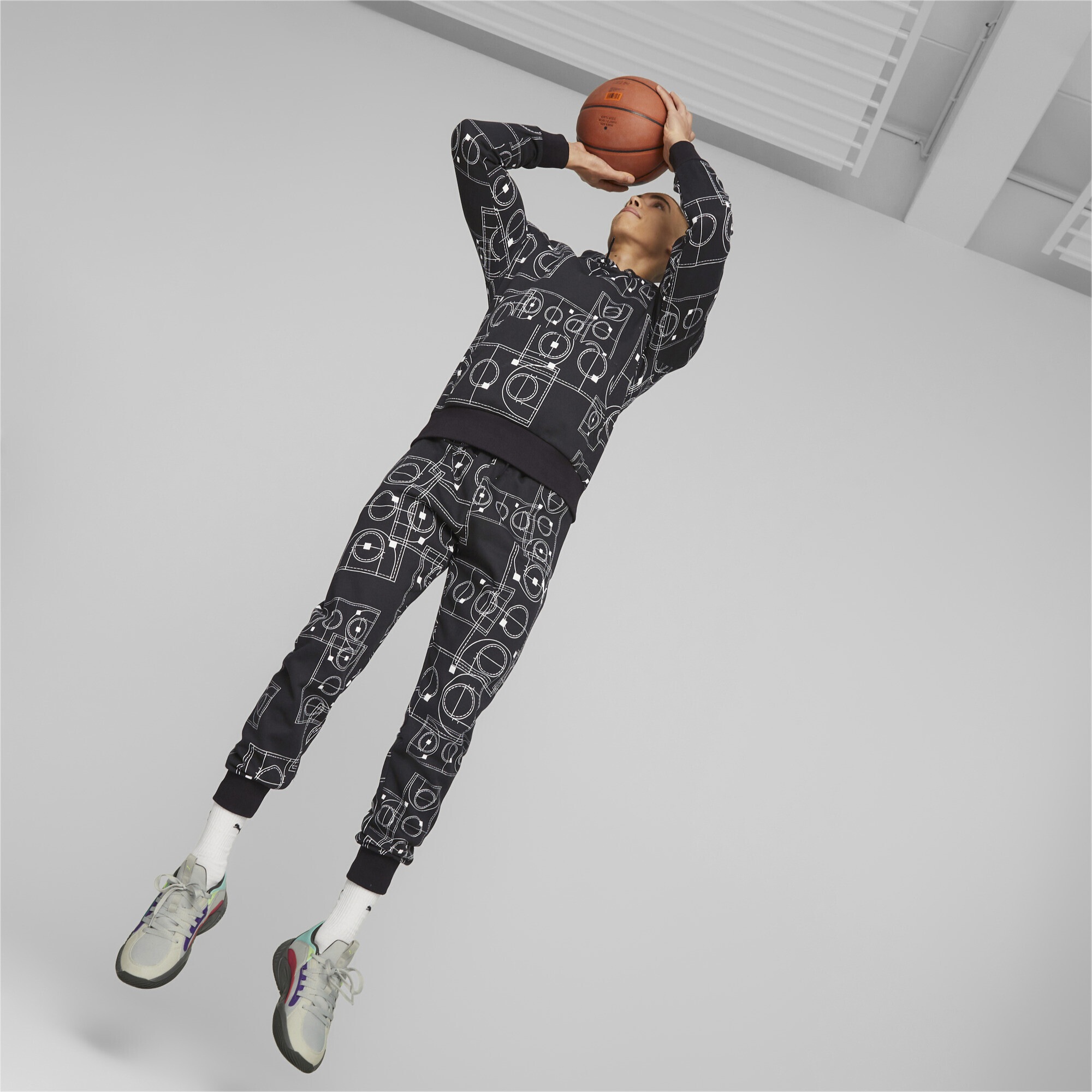 PUMA Trainingspullover »Courtside Booster Basketball-Hoodie Herren«