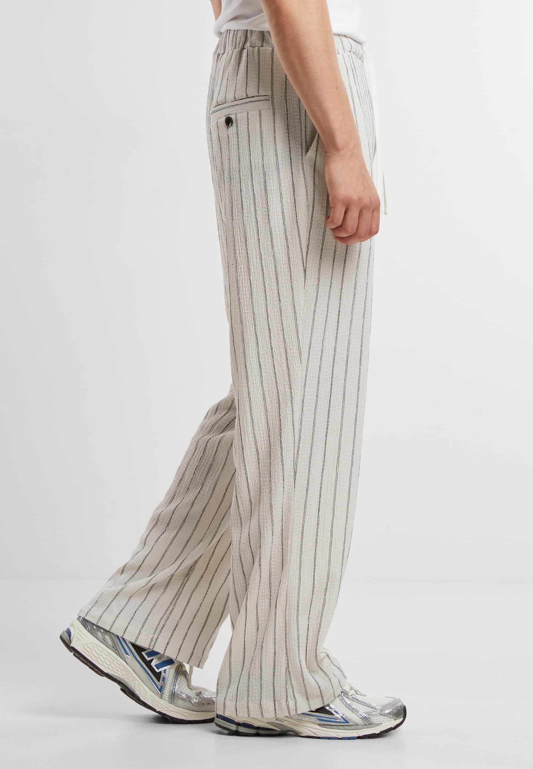 URBAN CLASSICS Stoffhose »Urban Classics Striped Crinkle Resort Pants«, (1 tlg.)