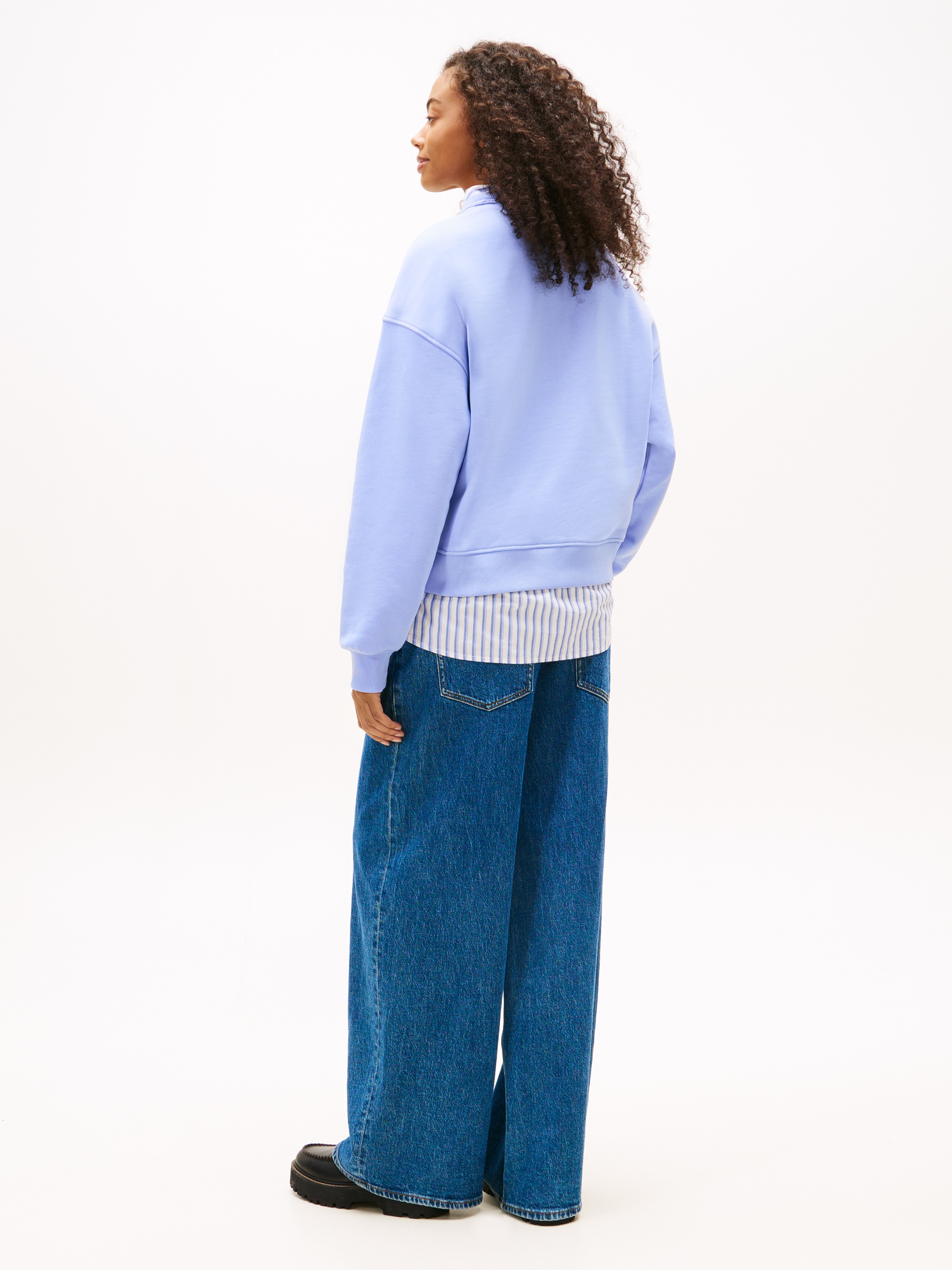 Tommy Jeans Sweatshirt »Sweatshirt TJW BXY BADGE«, mit Dropshoulder-Design und Frontlogo