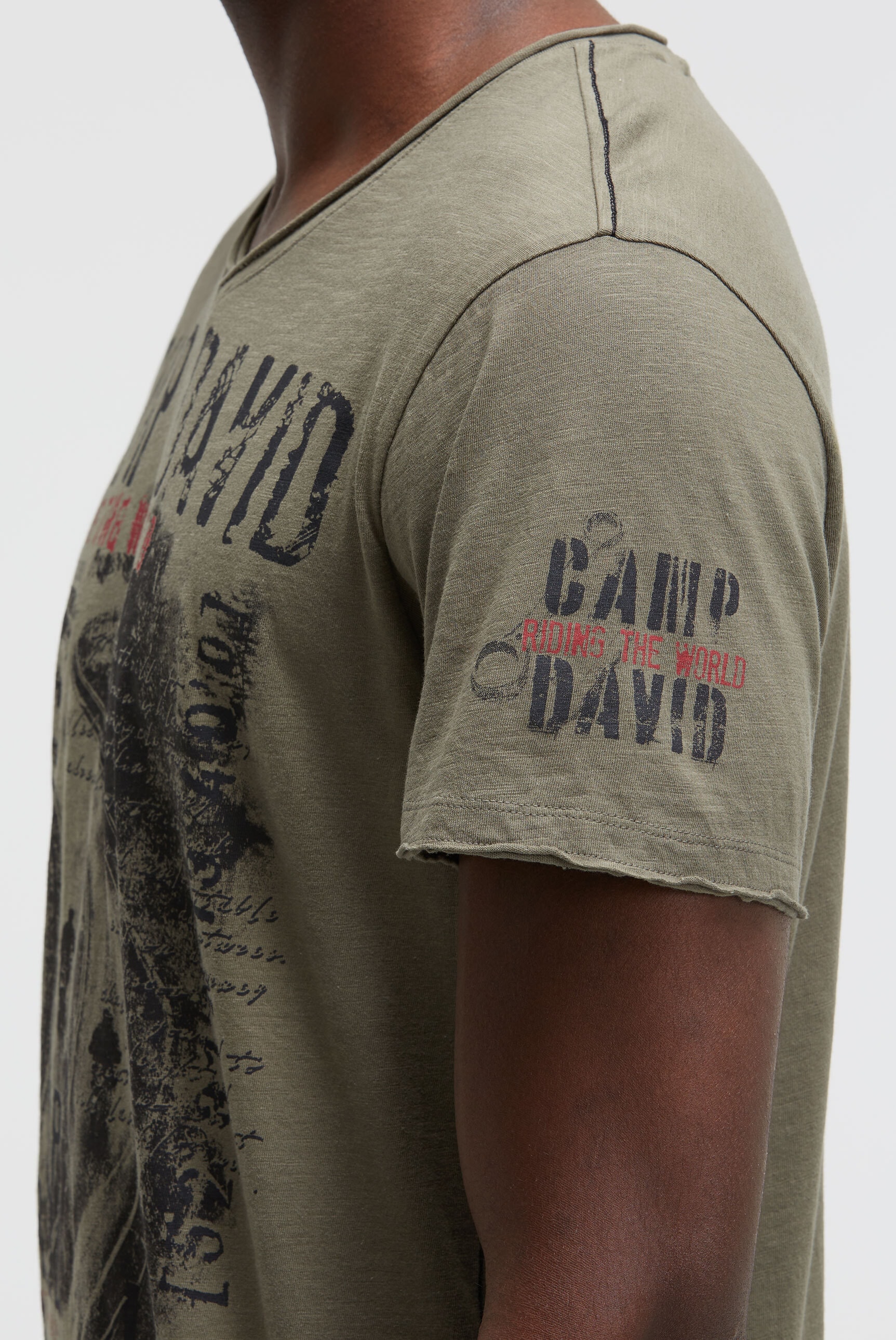CAMP DAVID V-Shirt, mit offenen Kanten