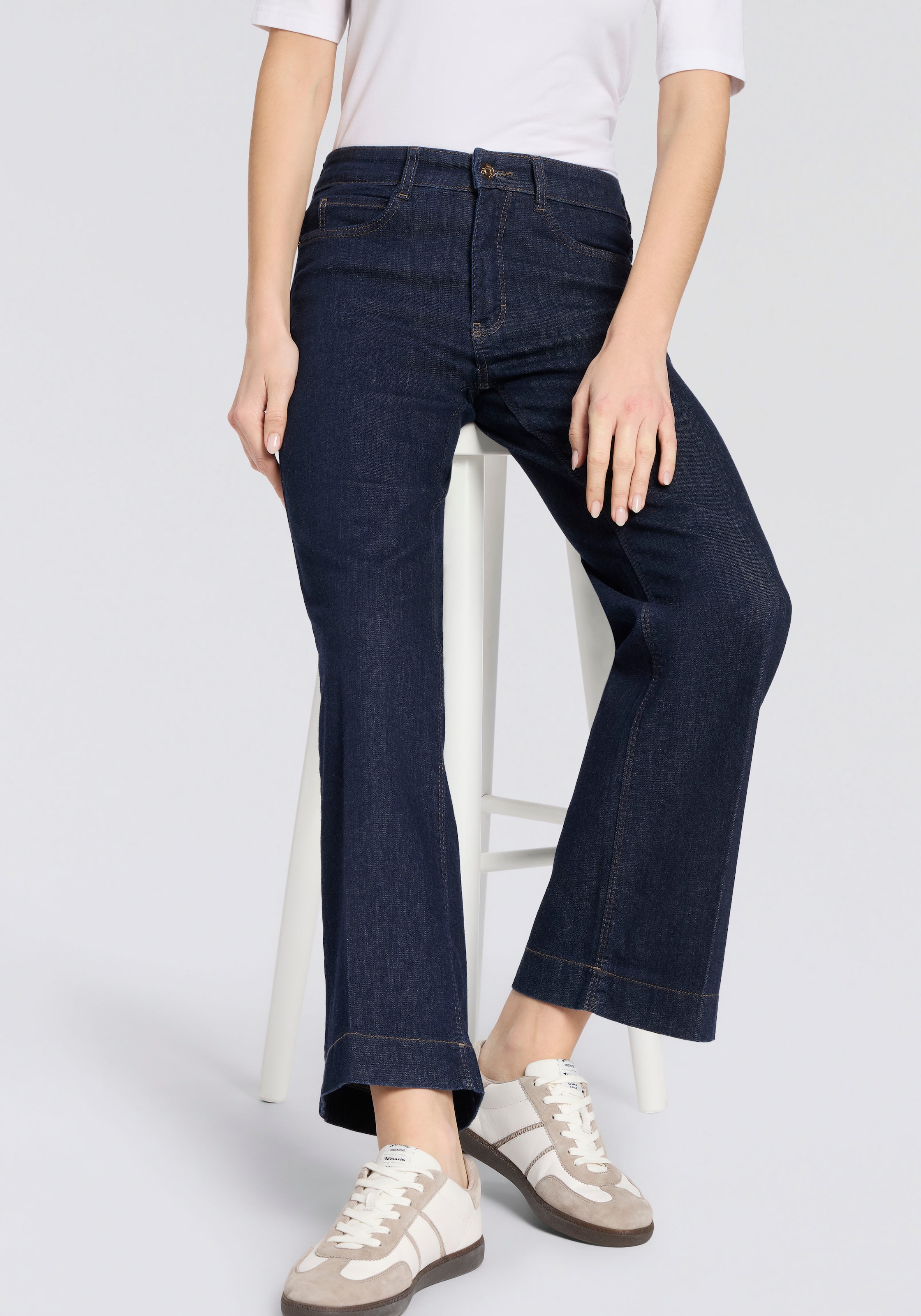 MAC 5-Pocket-Jeans »WIDE star« mit Aufdruck "Star" auf der Gesäßtasche, weites Bein