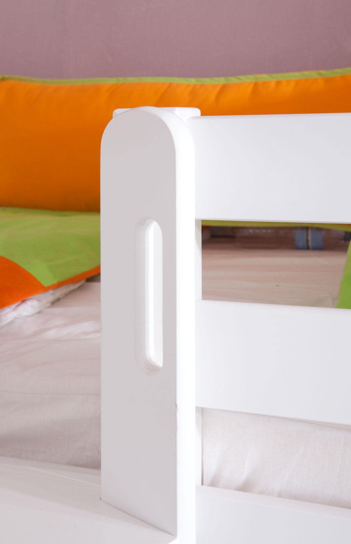 Relita Hochbett »Eliyas«, inkl. Rolllattenrost, mit Leiter u. Rutsche, massive Buche