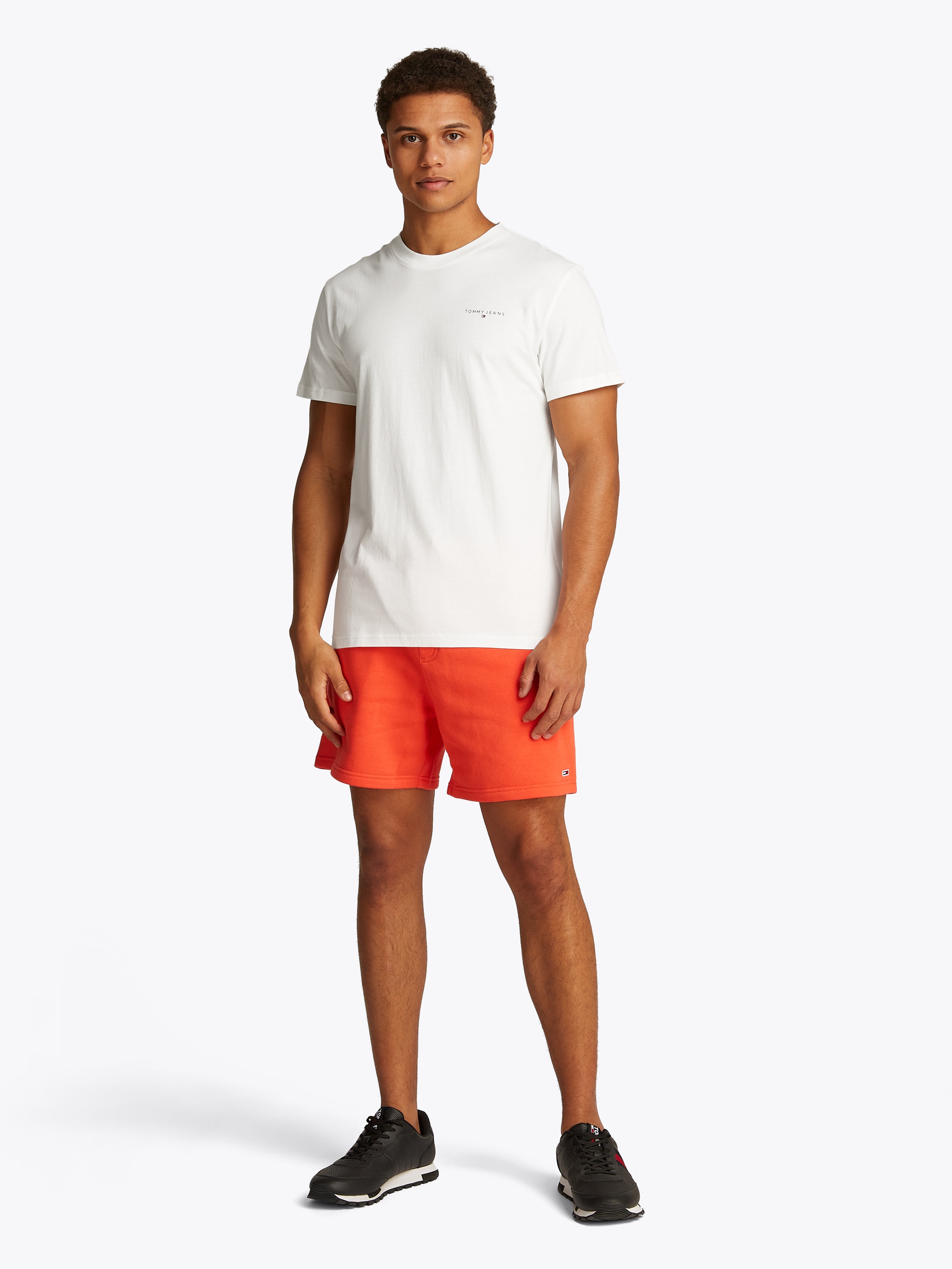 Tommy Jeans T-Shirt, (Packung, 2 tlg., 2er-Pack), mit dezentem Logo