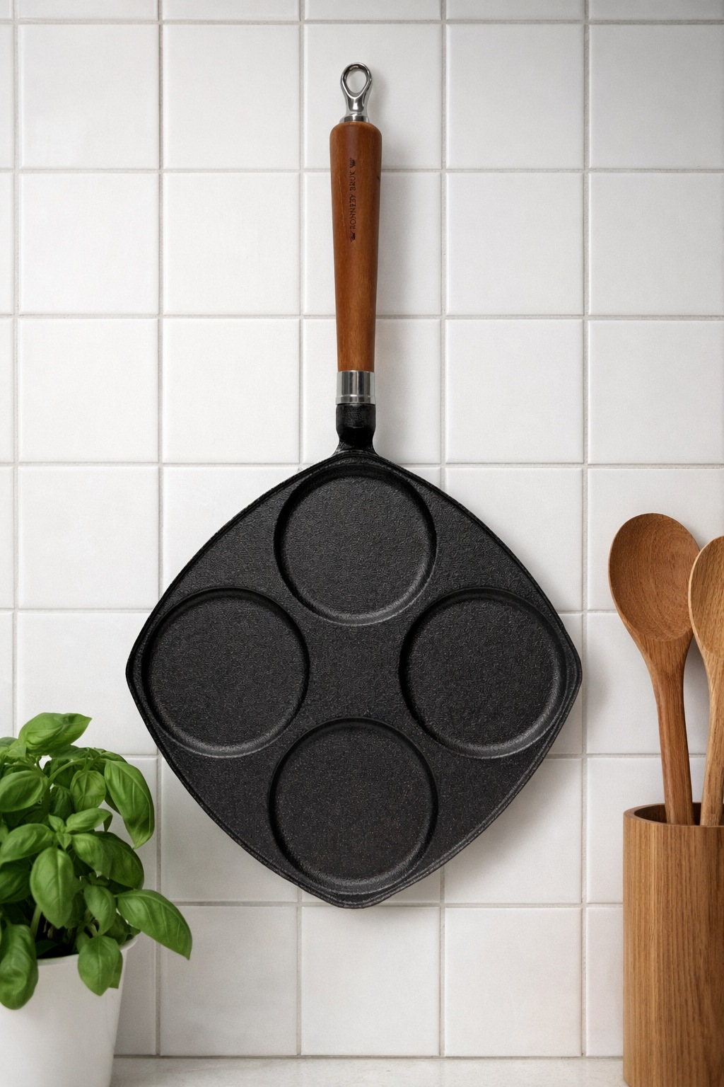 Ronneby Bruk Bratpfanne »Maestro Eierpfanne, 25 x 25 cm, mit Holzgriff« Gusseisen 1 tlg.