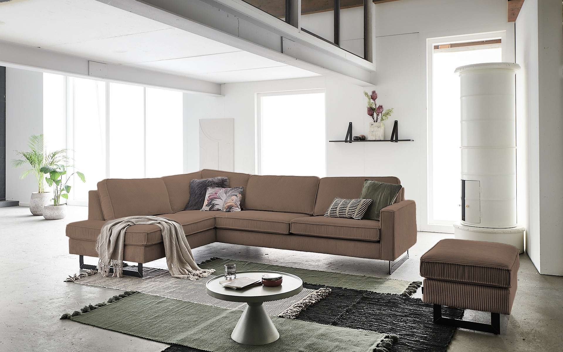 OTTO home Ecksofa "Pinto, 290 cm, Cord, Chenille, Lederoptik, Ottomane links / rechts" mit Keder, schwarze Metallfüße, Wellenunterfederung