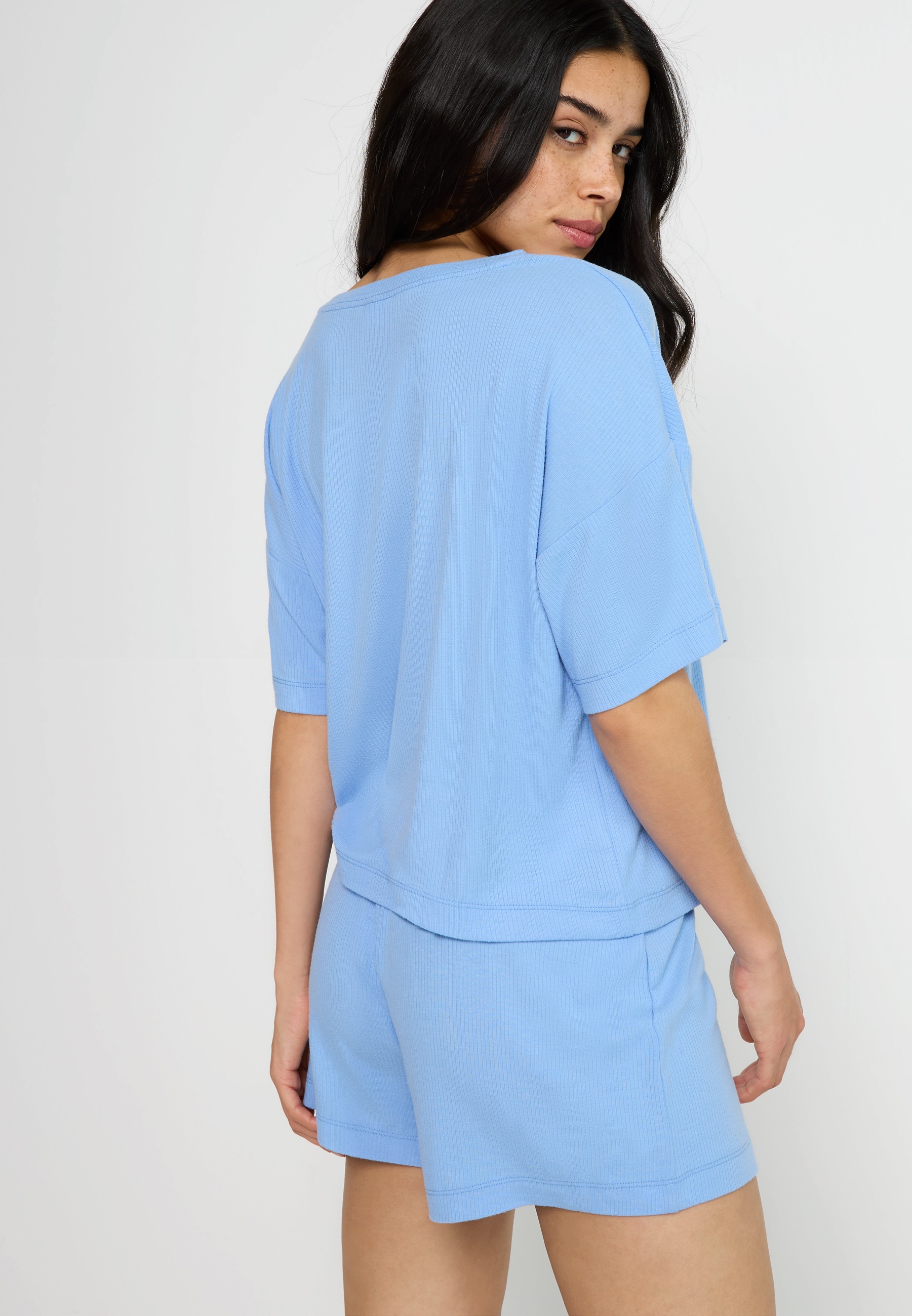 LSCN by LASCANA Shorty, (2 tlg.), mit kleiner Zierknopfleiste