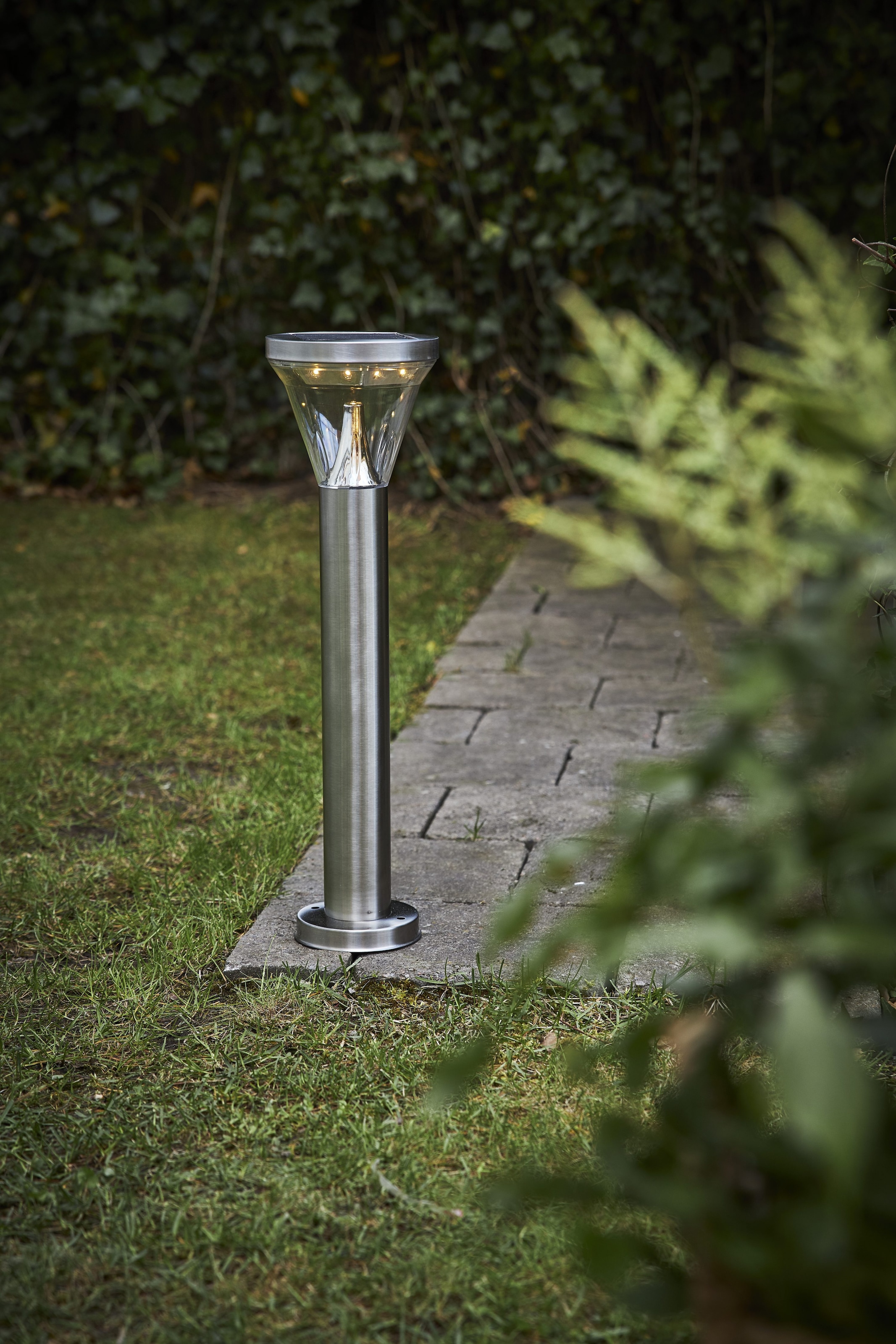 Parforce Traditional Hunting LED Solarleuchte »Solar-Wegleuchte Narona« LED-Board 1 Stk. Warmweiß Stahlgehäuse, LEDs warmweiß, 15 Lichtpunkte, Dämmerungssensor