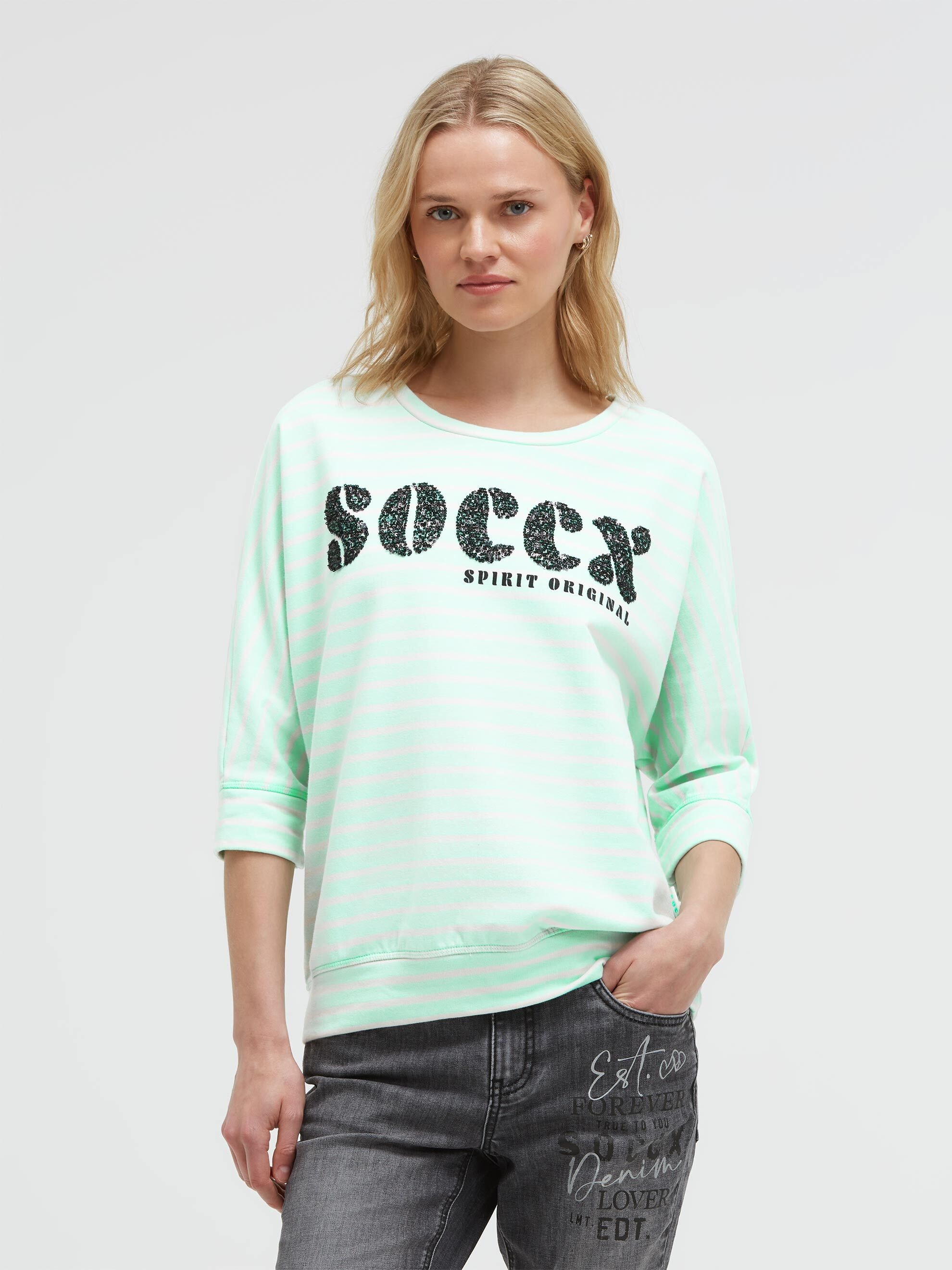 SOCCX, mit Fledermausärmeln