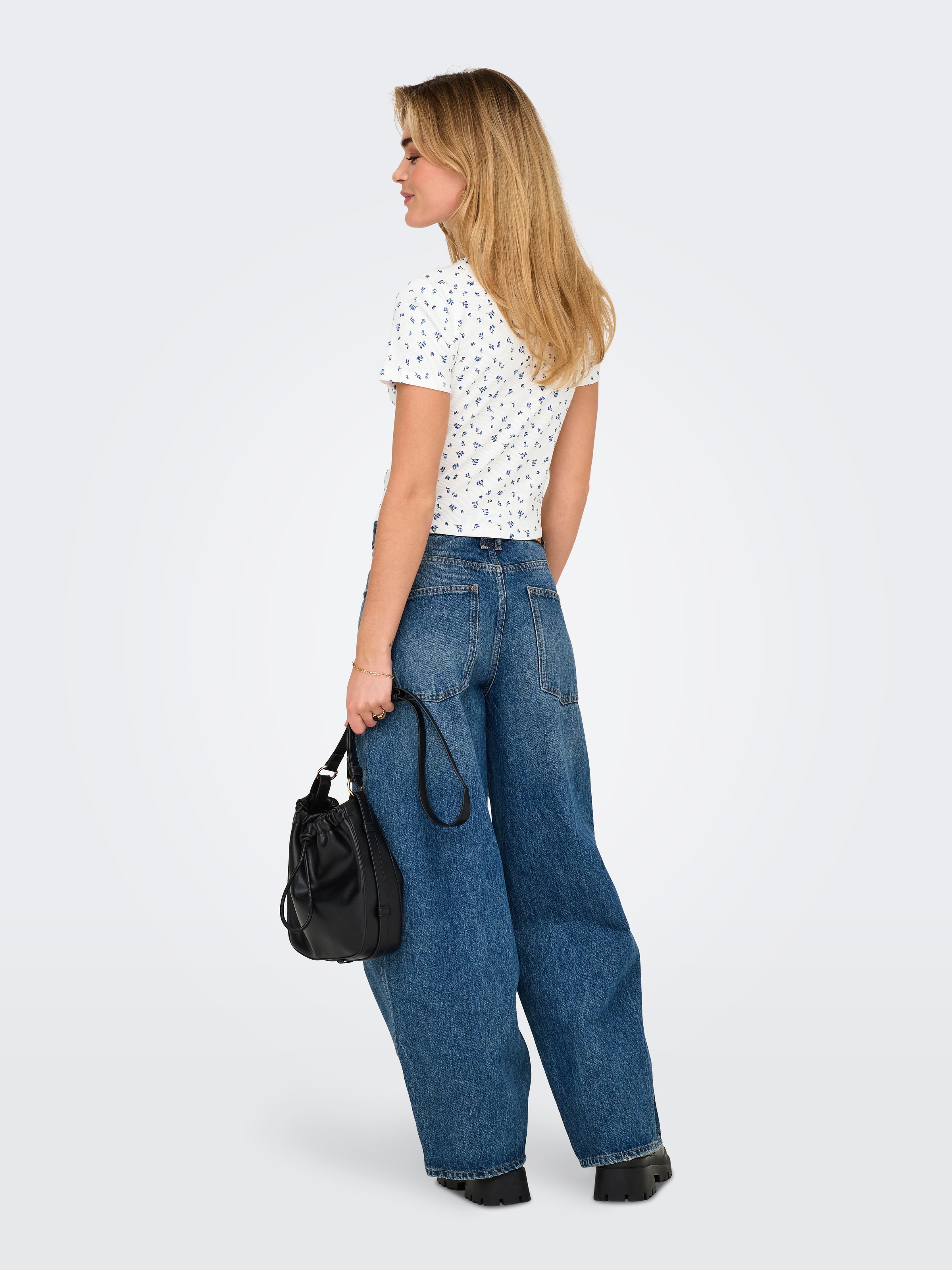 ONLY Kurzarmshirt »ONLFENJA LIFE SS AOP TOP JRS NOOS« Baumwollmischung, Cropped Fit, Rundhals