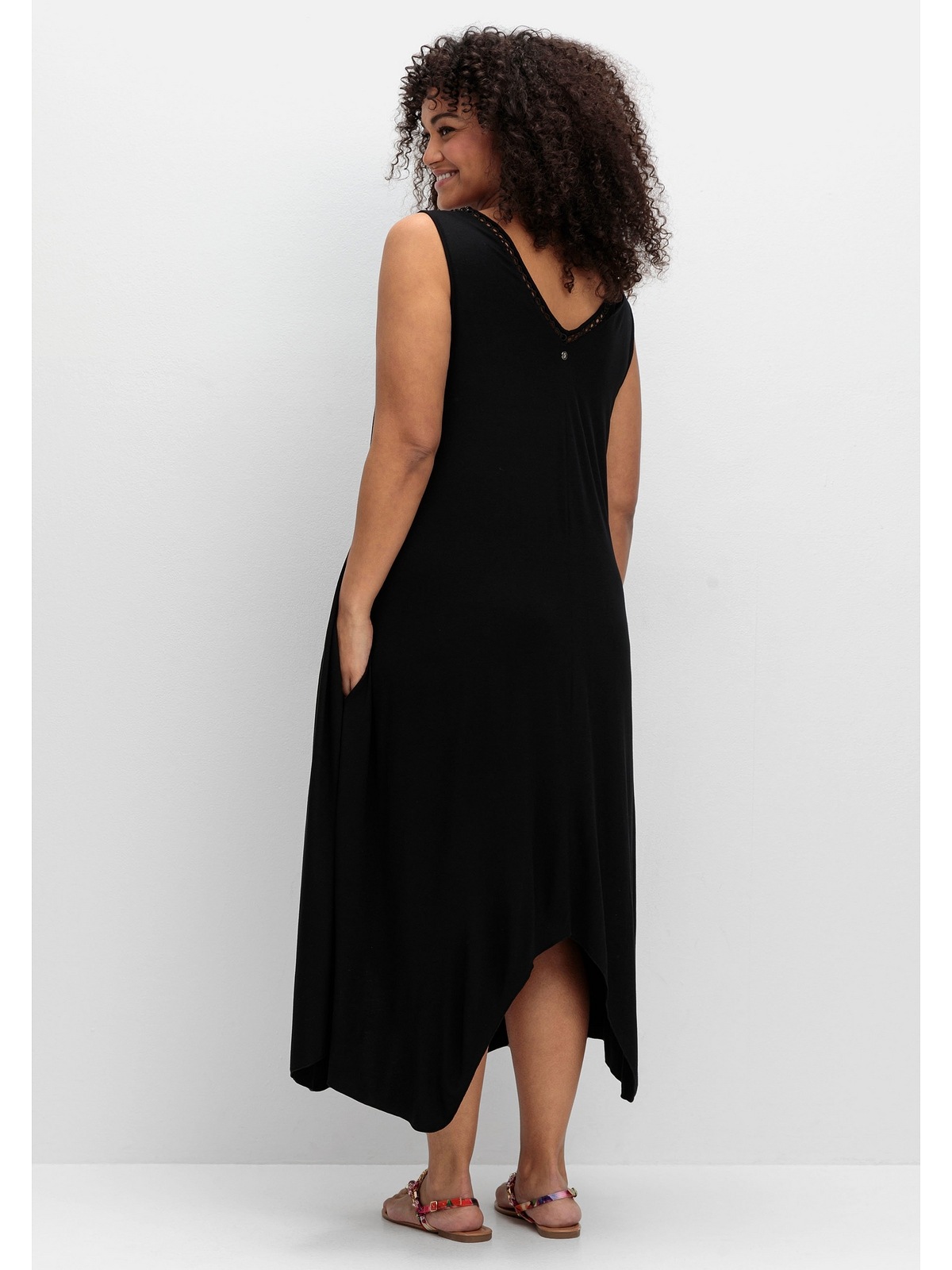 Sheego Shirtkleid "Große Größen", mit Zipfelsaum und Lochstickerei günstig online kaufen