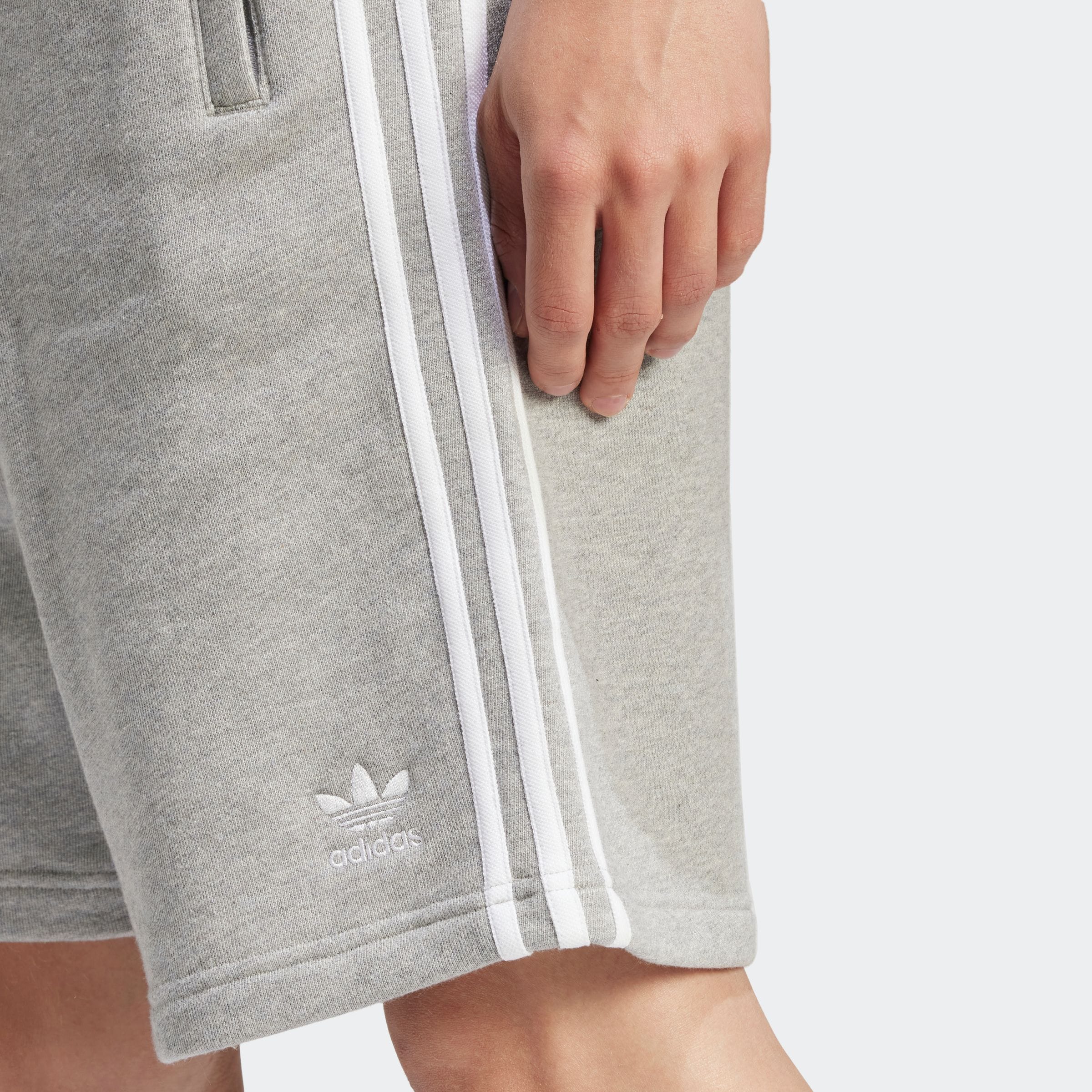 adidas Originals Shorts »3-STRIPE SHORT«, (1 tlg.), Drei Streifen Sweat Shorts aus weichem French-Terry Material