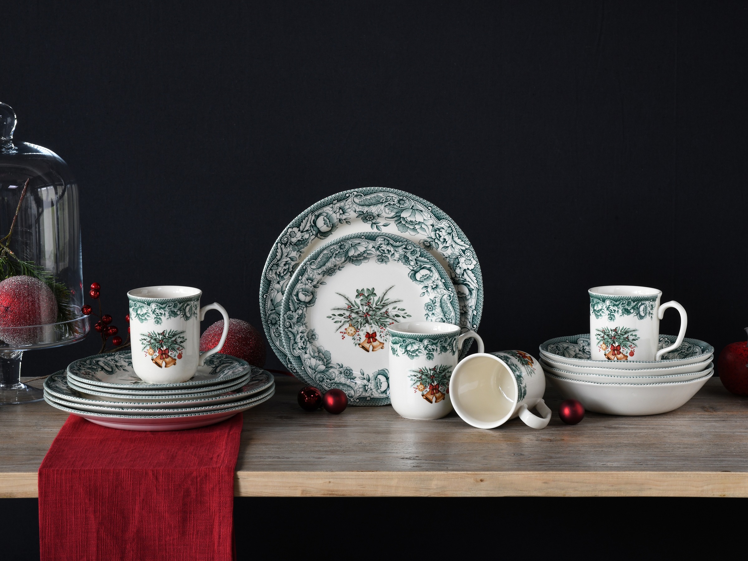 CreaTable Kombiservice »Weihnachten Grün, Kombi-Service 16-tlg«, (Set, 16 tlg.), Weihnachtsdekorationen als Zentralmotiv