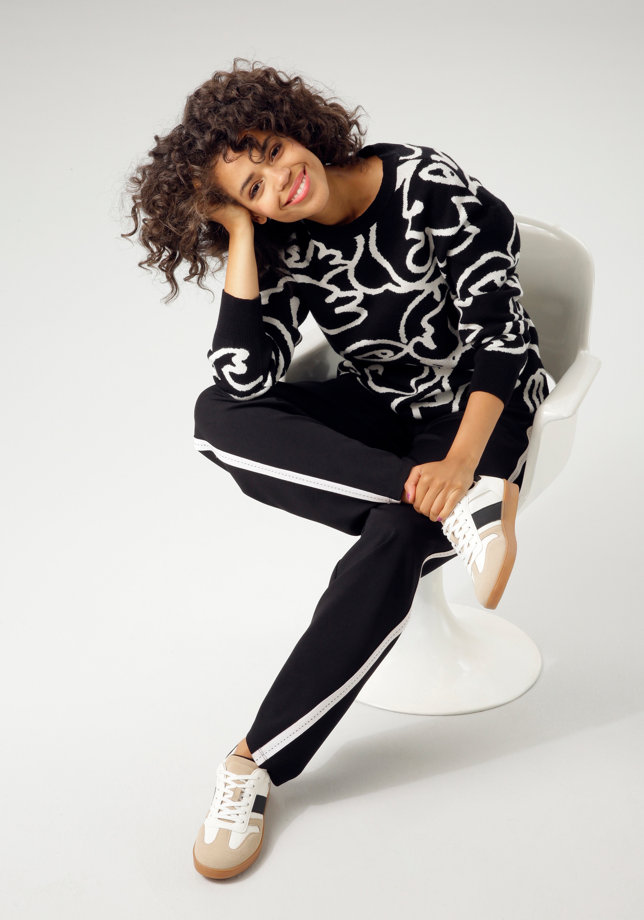 Aniston CASUAL Strickpullover, mit fantasievollem, grafischen Jacquard-Muster - NEUE KOLLEKTION