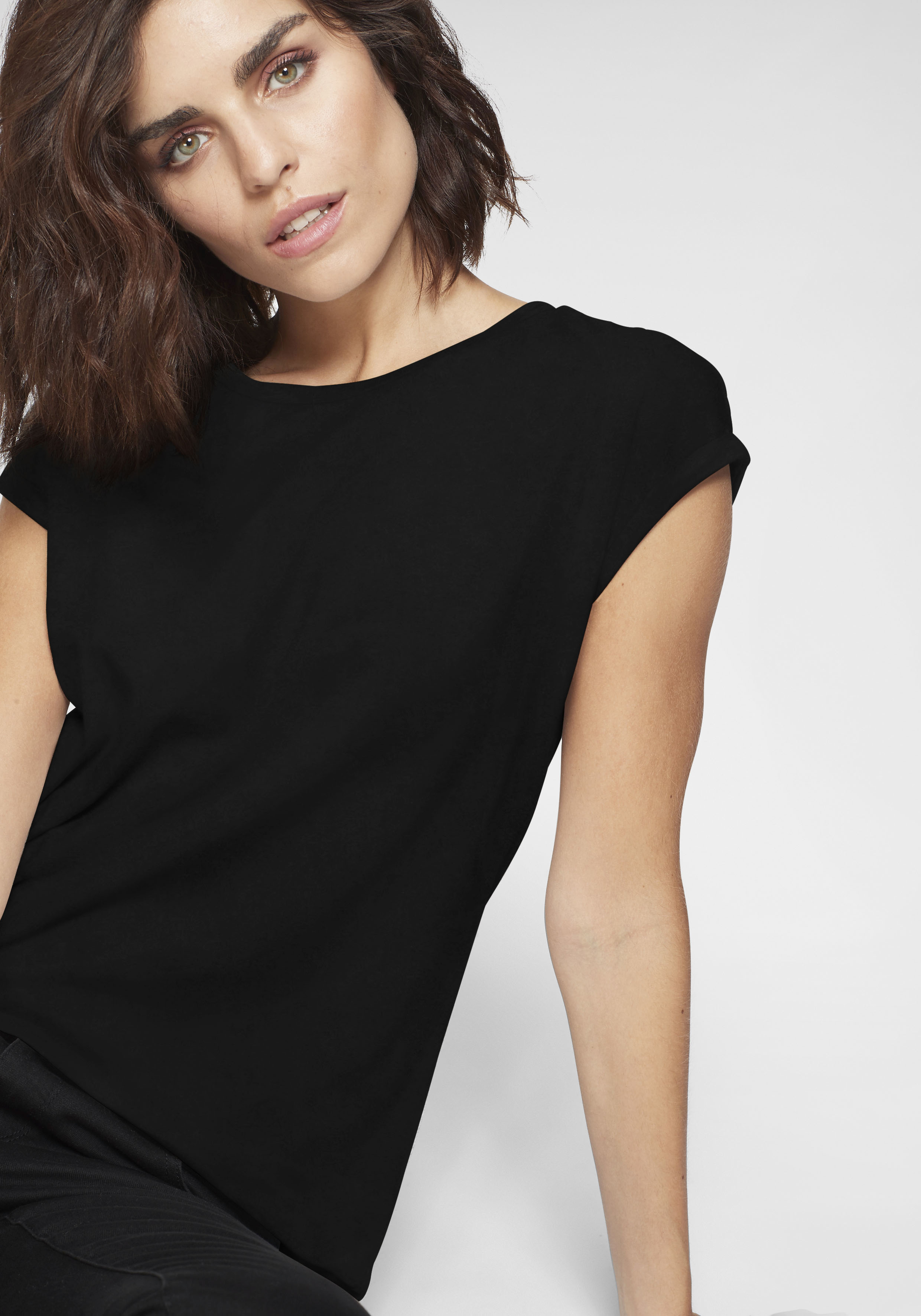 Thumbnail - Tamaris T-Shirt mit Rundhalsausschnitt und überschnittenen Ärmeln