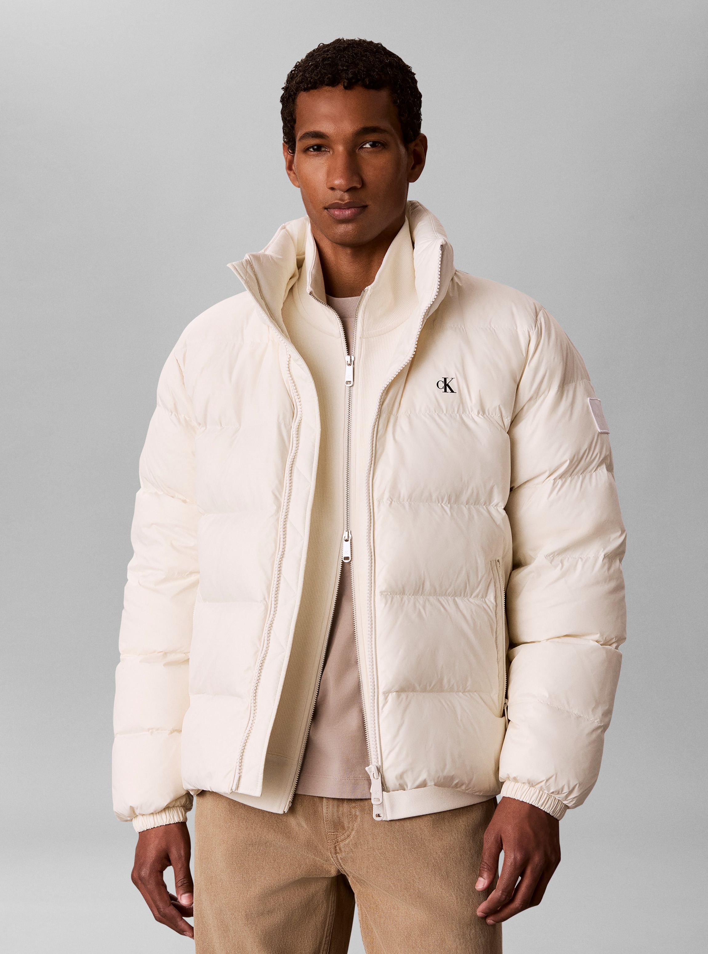 Calvin Klein Jeans mit Kapuze Regular Fit, warm wattiert, Logo-Stickerei