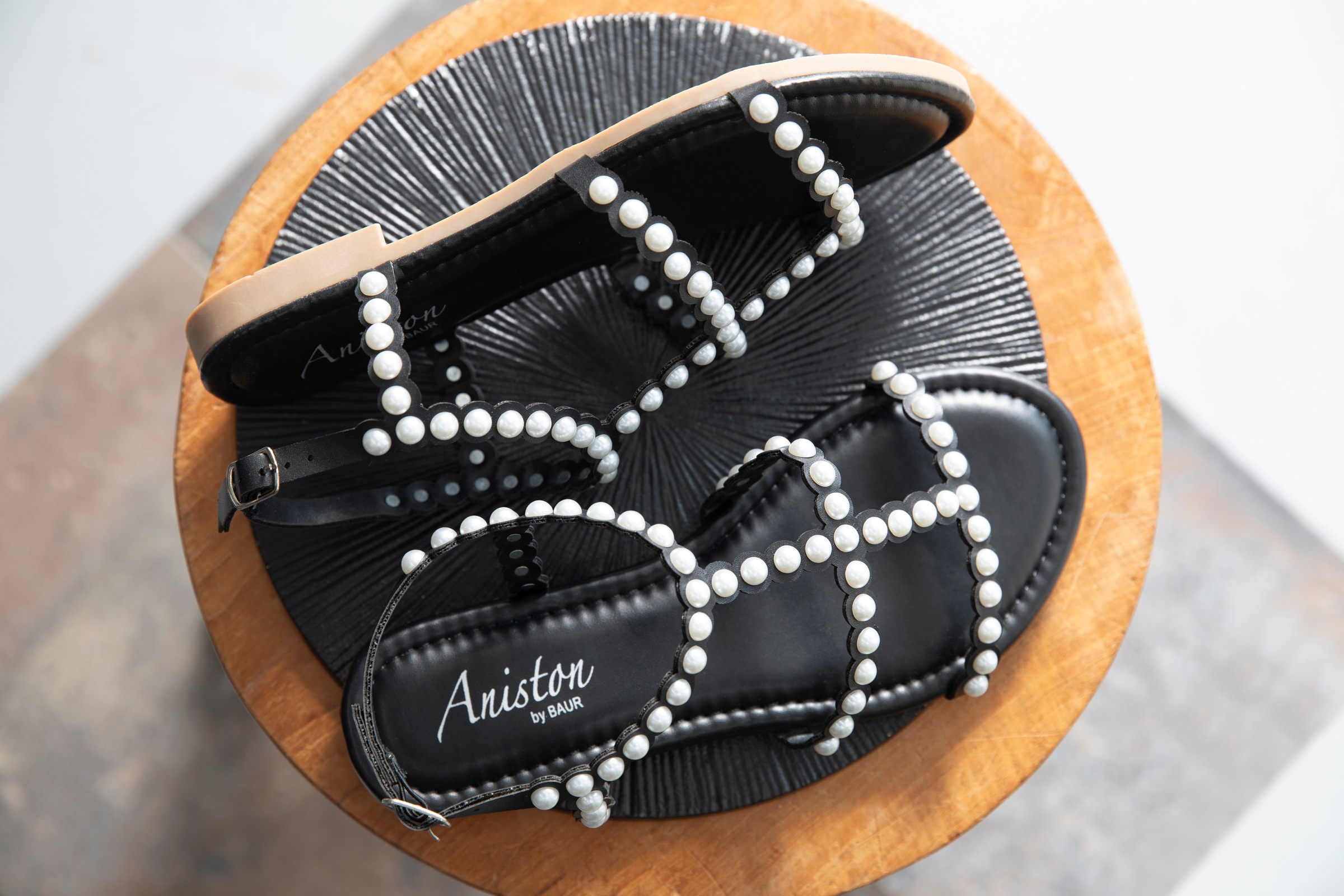Aniston SHOES Riemchensandale, Sommerschuh, Sandale, Blockabsatz, Zierperle günstig online kaufen