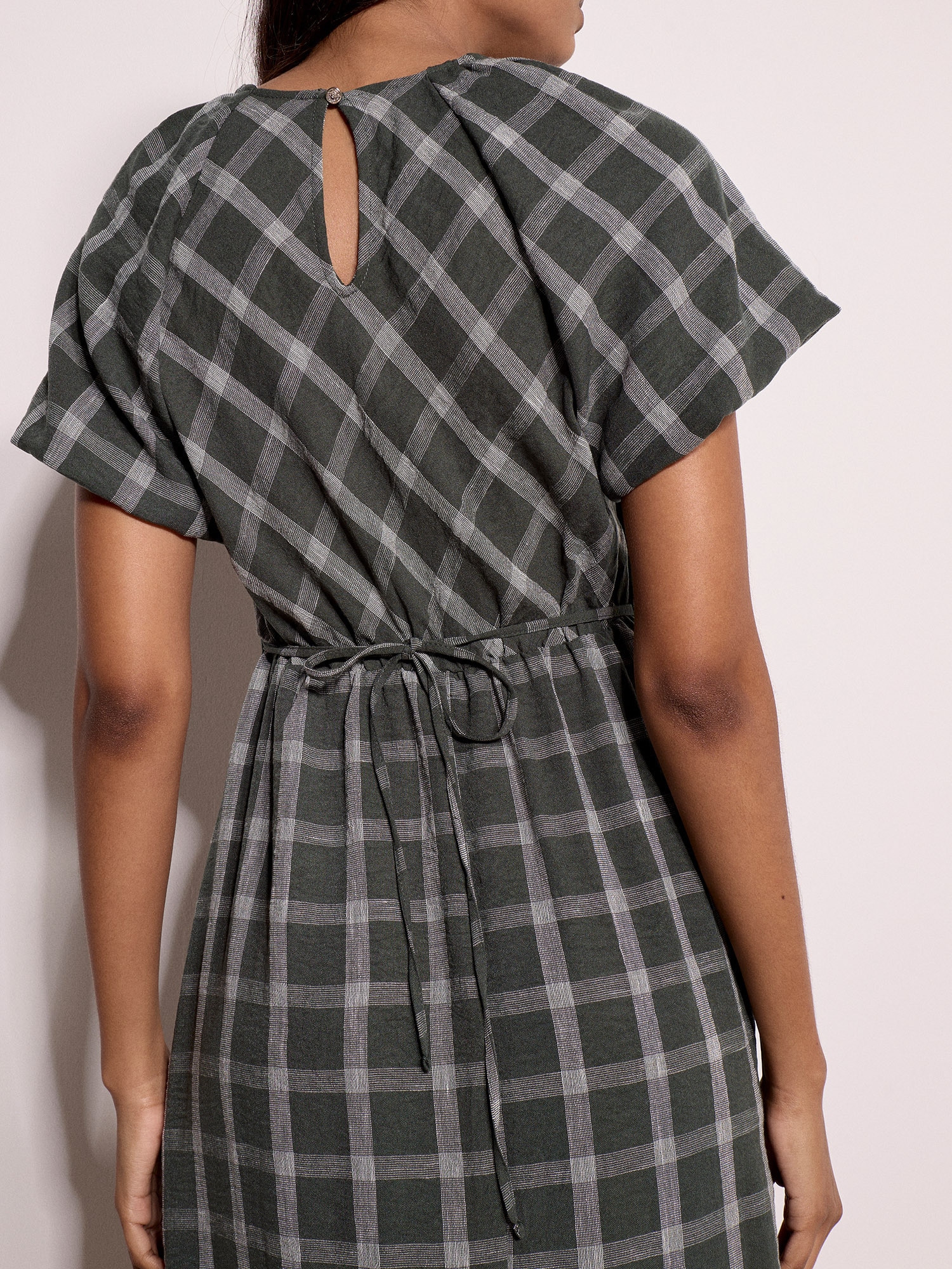 Apricot Midikleid »Karomuster-Midaxi-Kleid« mit Puffärmeln