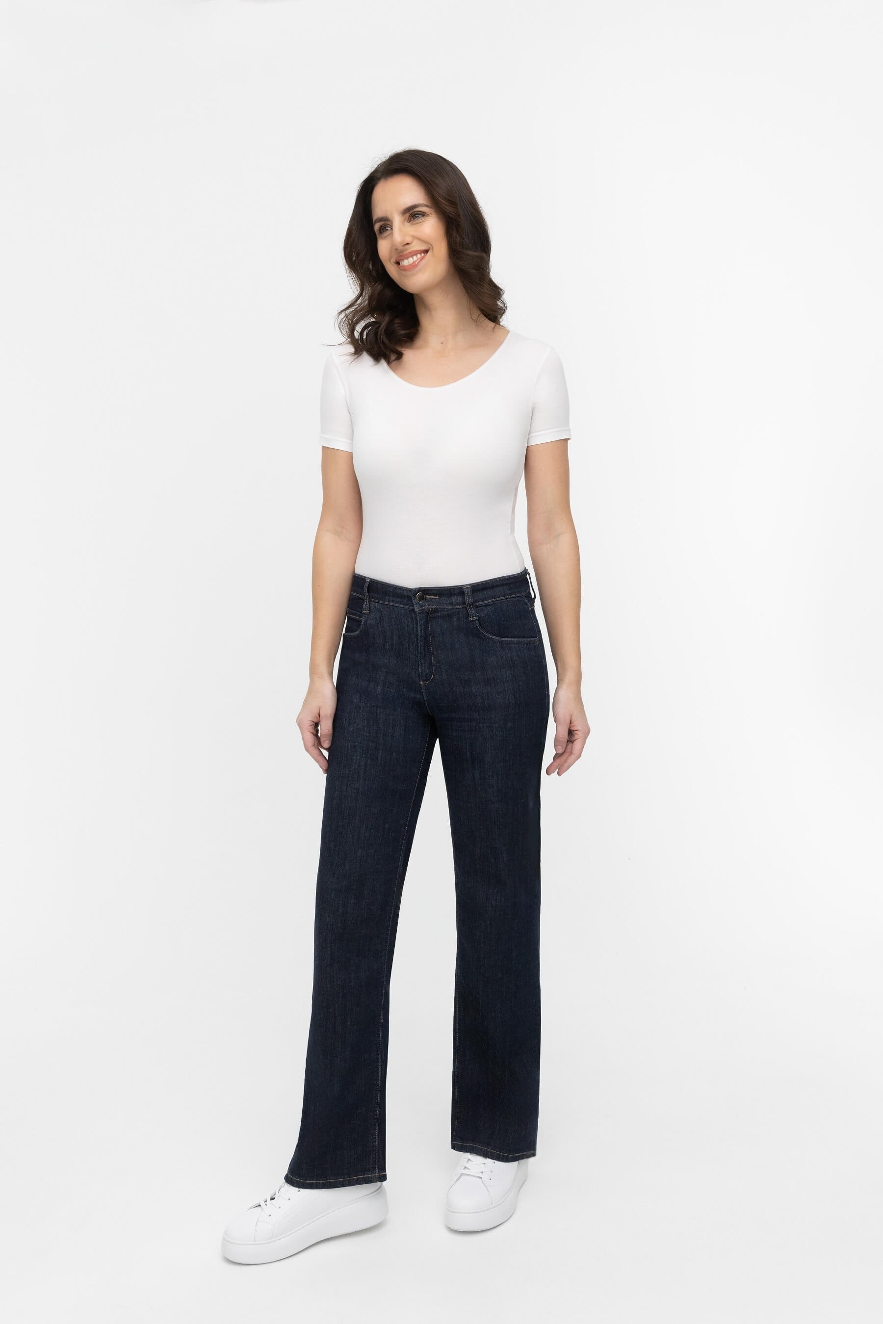 wonderjeans 5-Pocket-Jeans »Relaxed Straight«, Cool, modern und vielseitig zu stylen