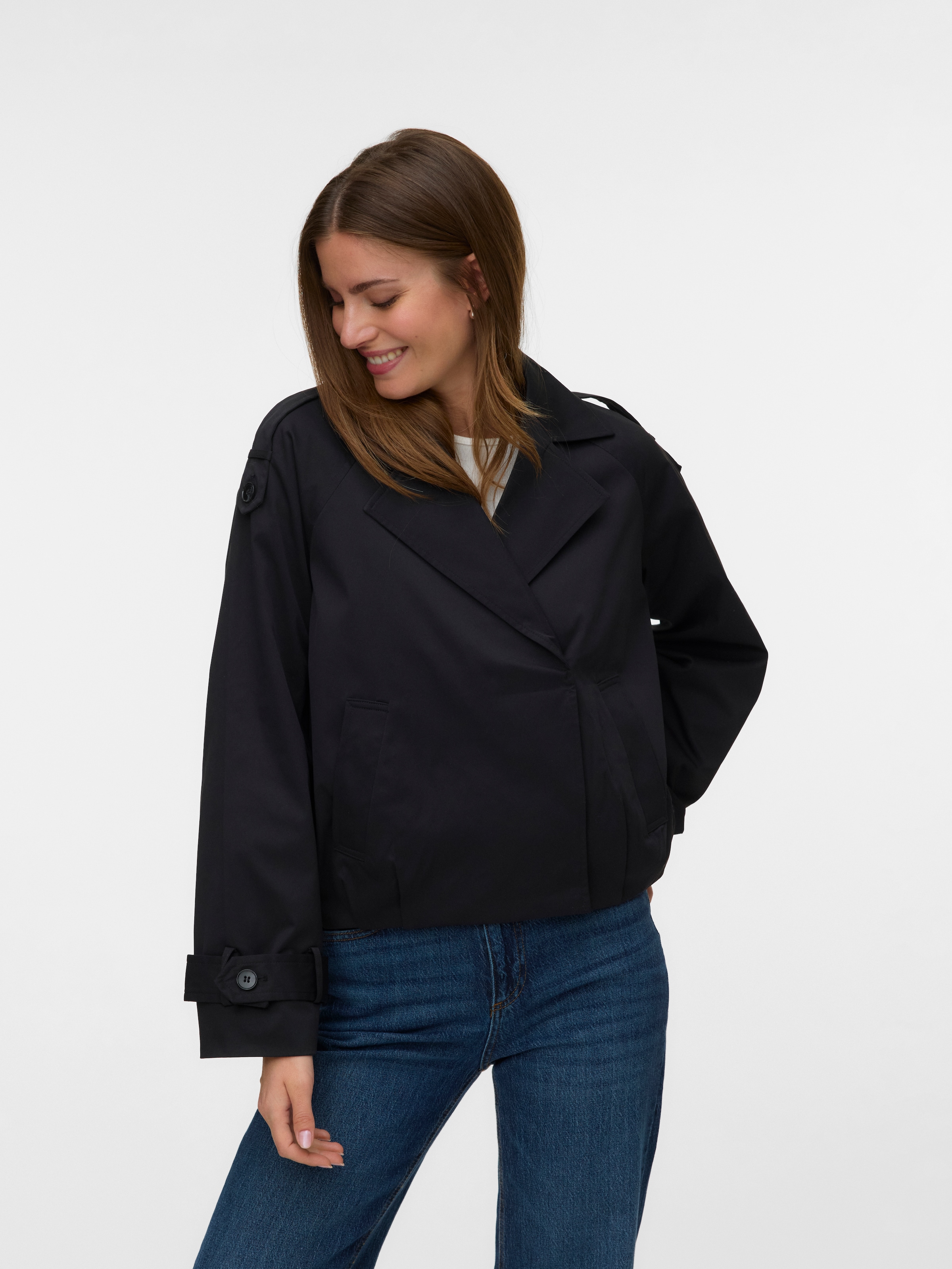 Vero Moda Kurzjacke "VMCHELSEA MADDY SHORT JACKET" Kunstfaser, im Trenchcoat Style