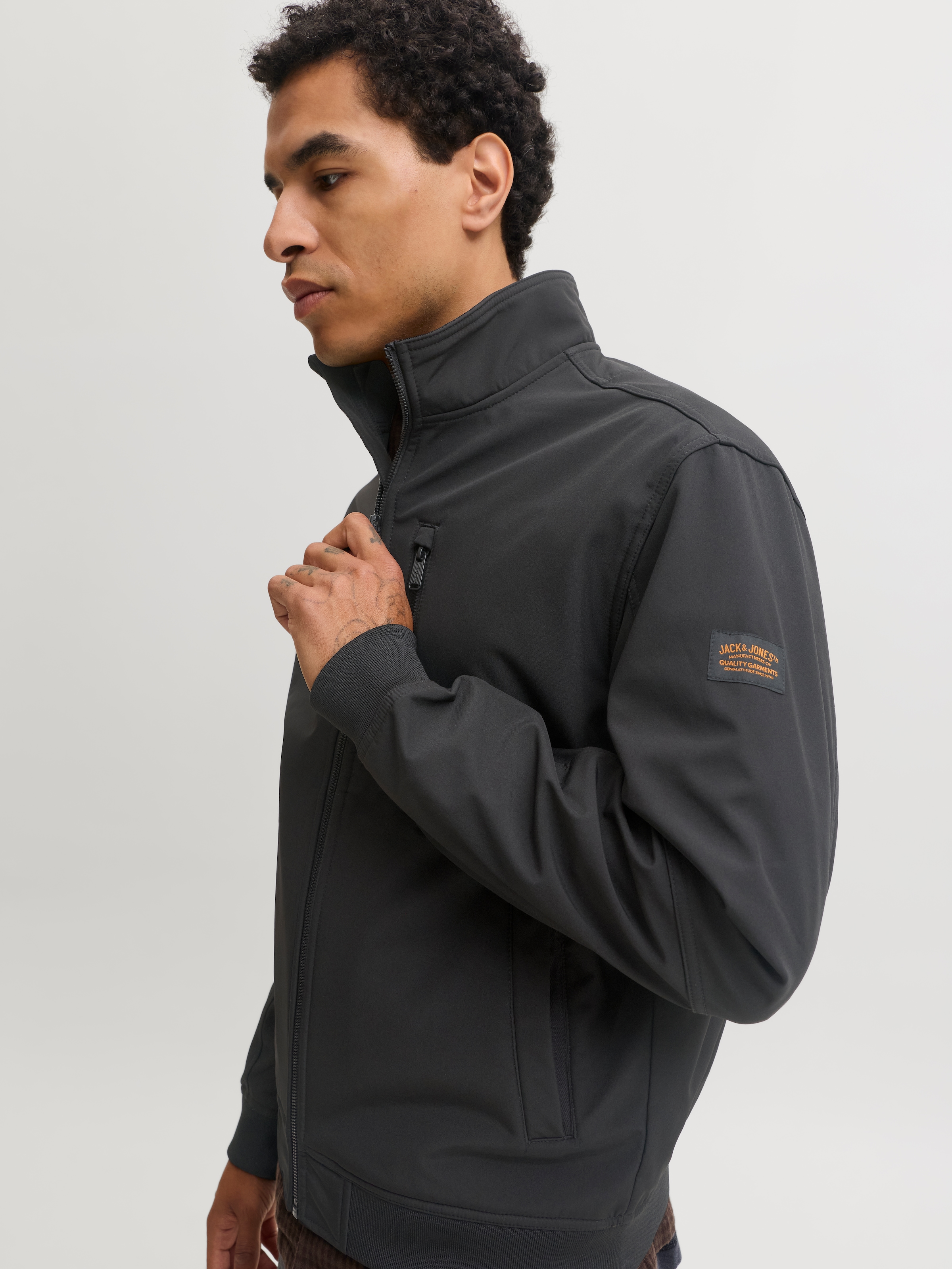 Jack & Jones Softshelljacke »JJELIAM SOFTSHELL BOMBER NOOS« Kunstfaser, regular fit